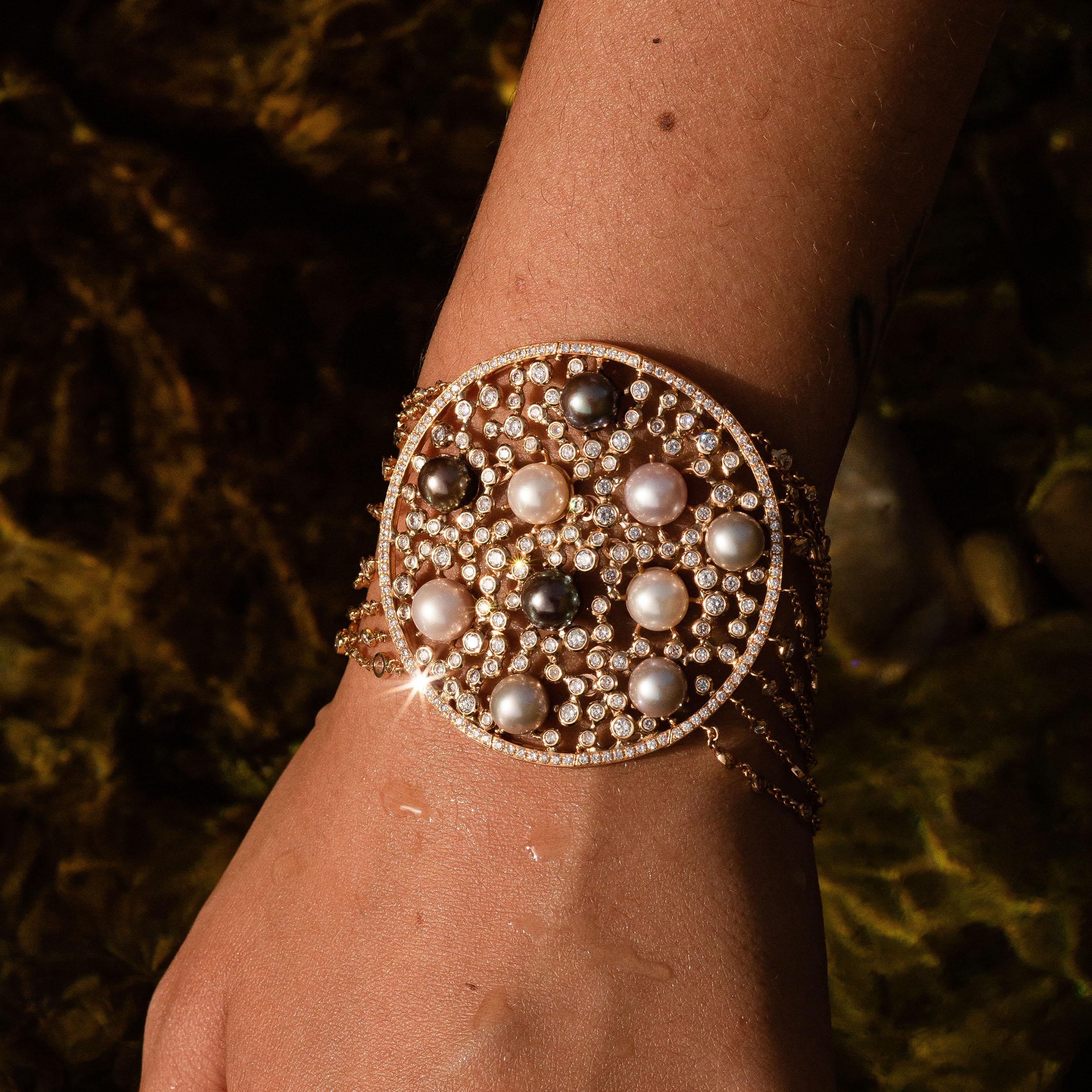 18 Karat Rose Gold White Diamond Australian Pearl Bracelet In New Condition For Sale In Monte-Carlo, MC