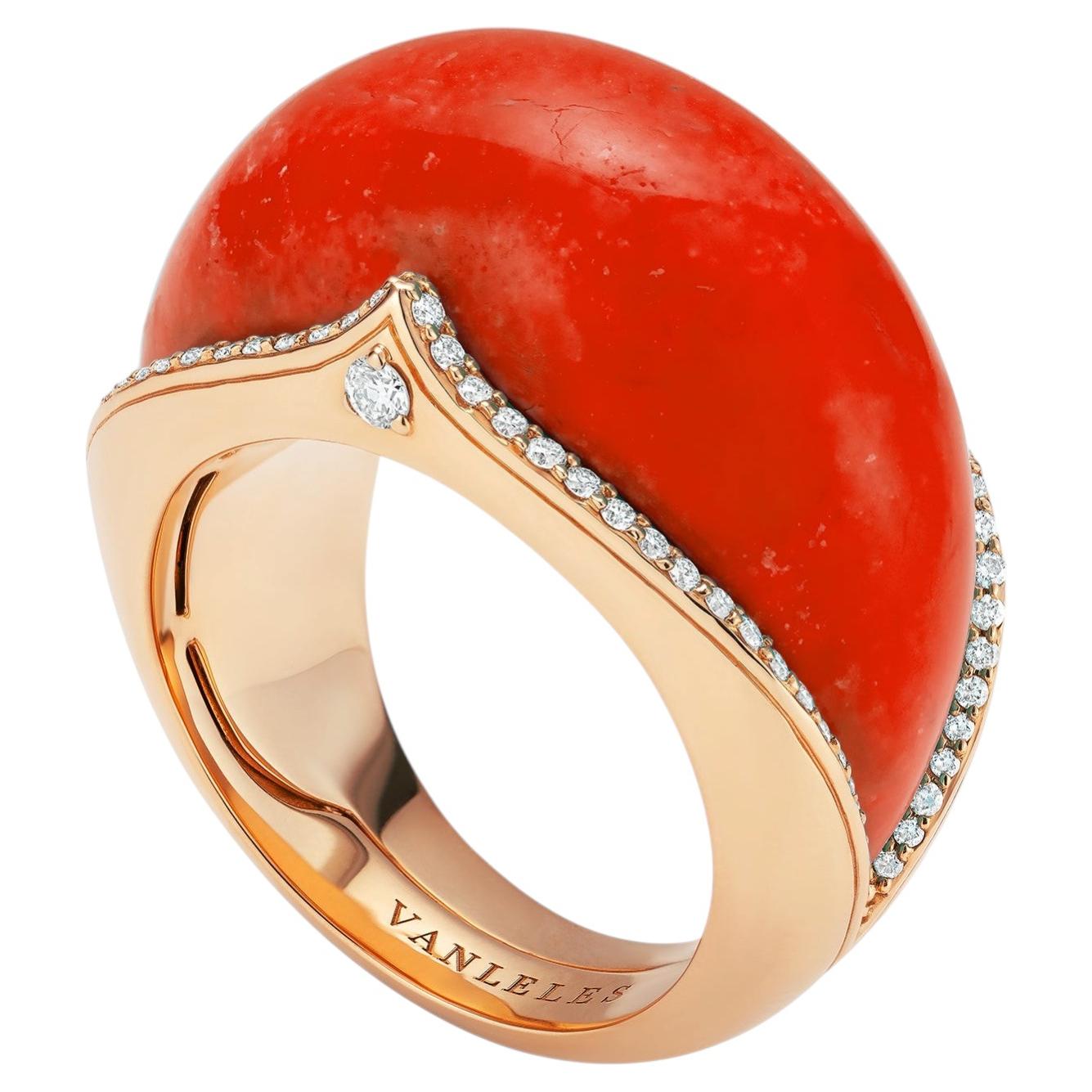 Anello in oro rosa 18 carati, diamanti bianchi e corallo in vendita