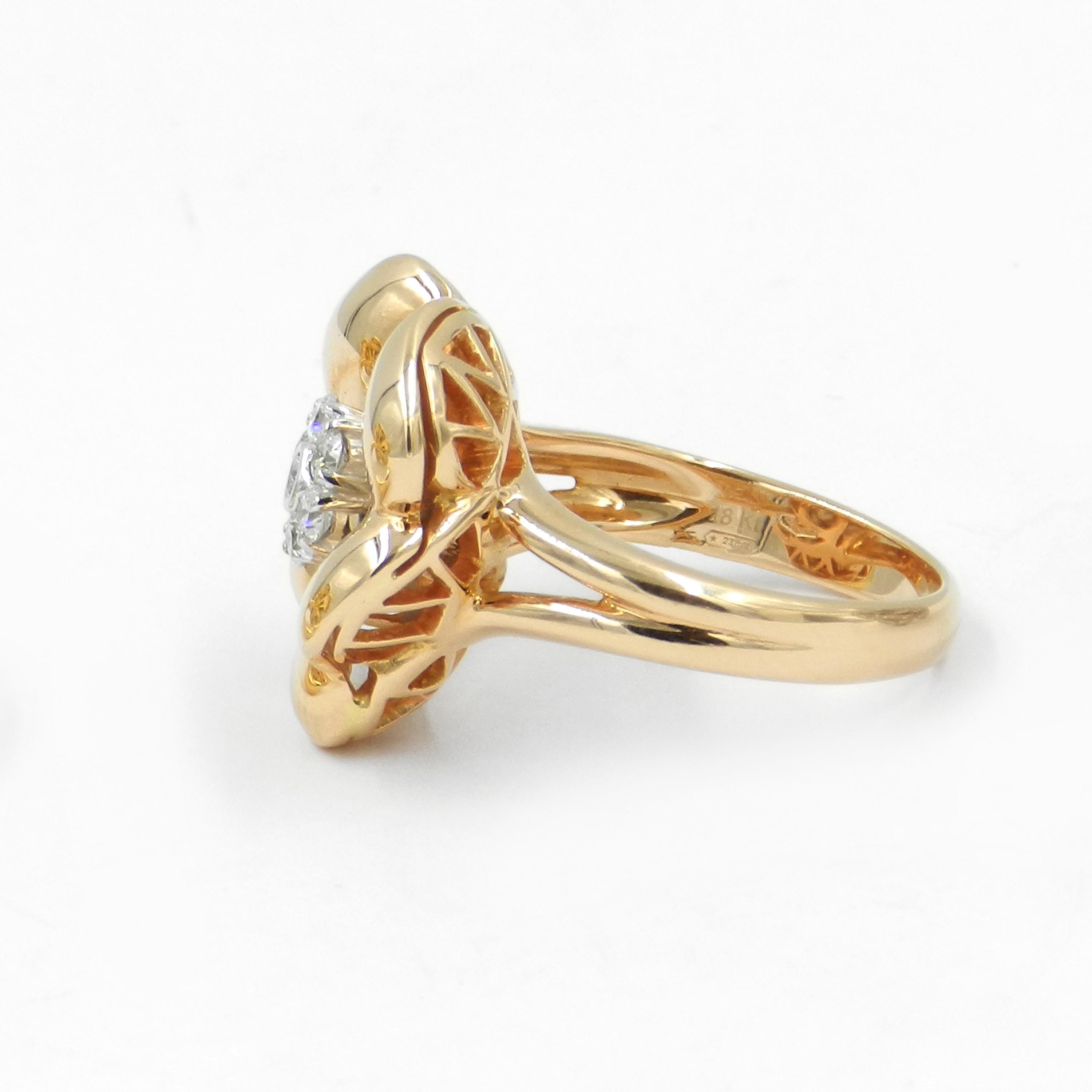 Contemporary 18 Karat Rose Gold White Diamonds Flower Garavelli Ring