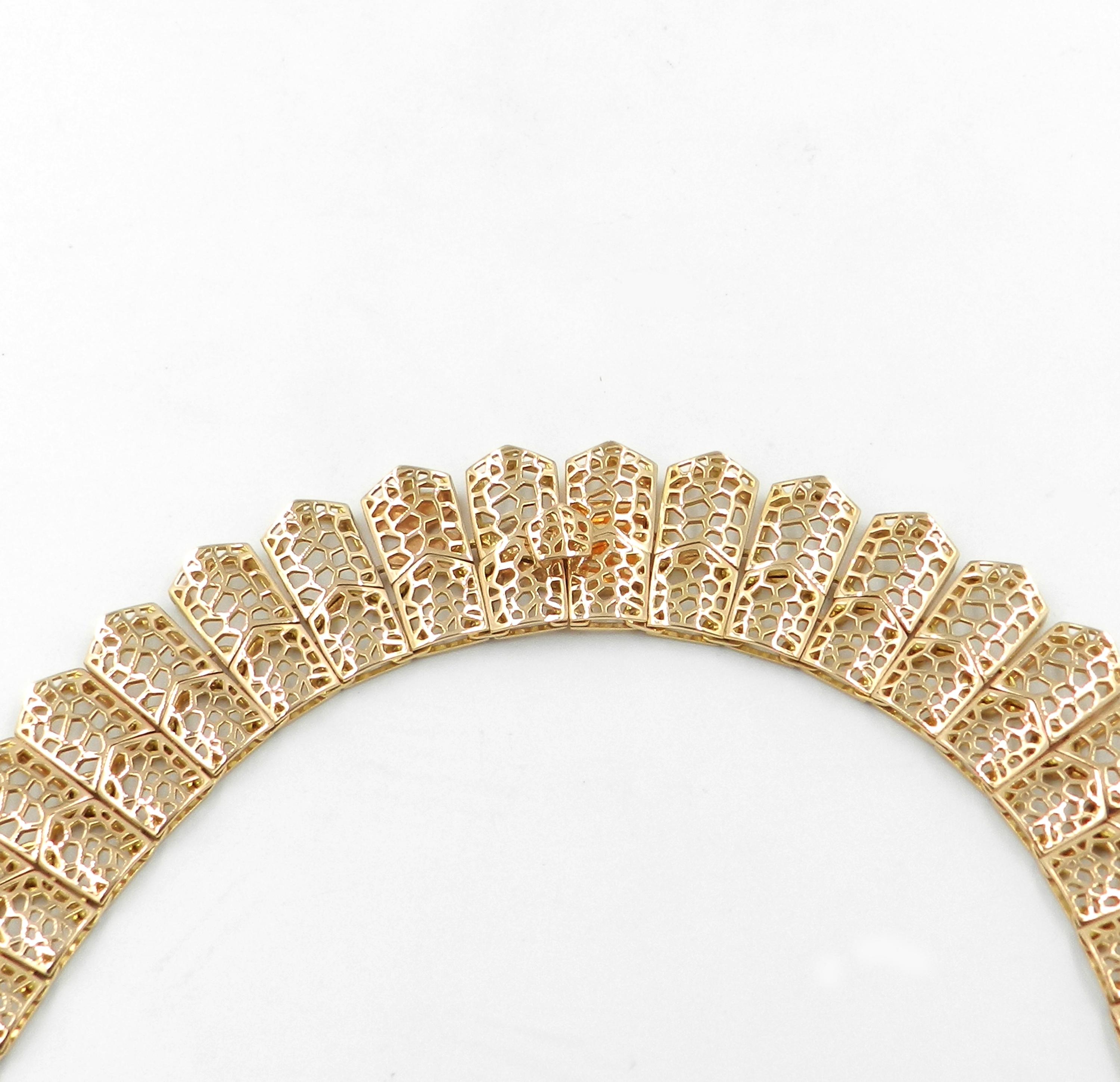 18KT Rose Gold White Diamonds GARAVELLI NECKLACE 
Soft and confortable fit . Lenght cm 43
GOLD gr : 98,00
WHITE DIAMONDS ct : 2,10
