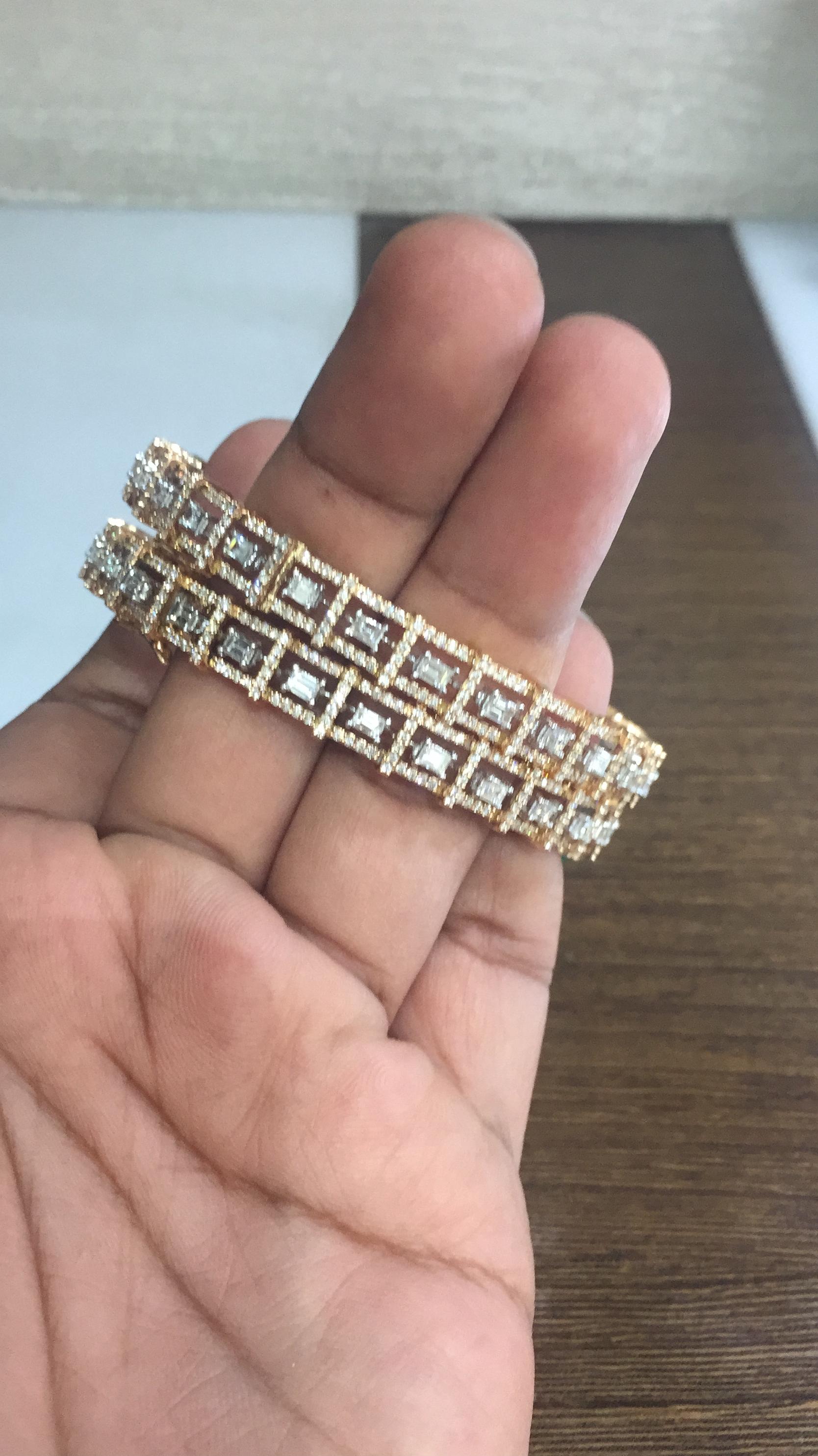 Taille mixte Bracelet jonc en or rose 18 carats et or blanc avec diamants blancs en vente