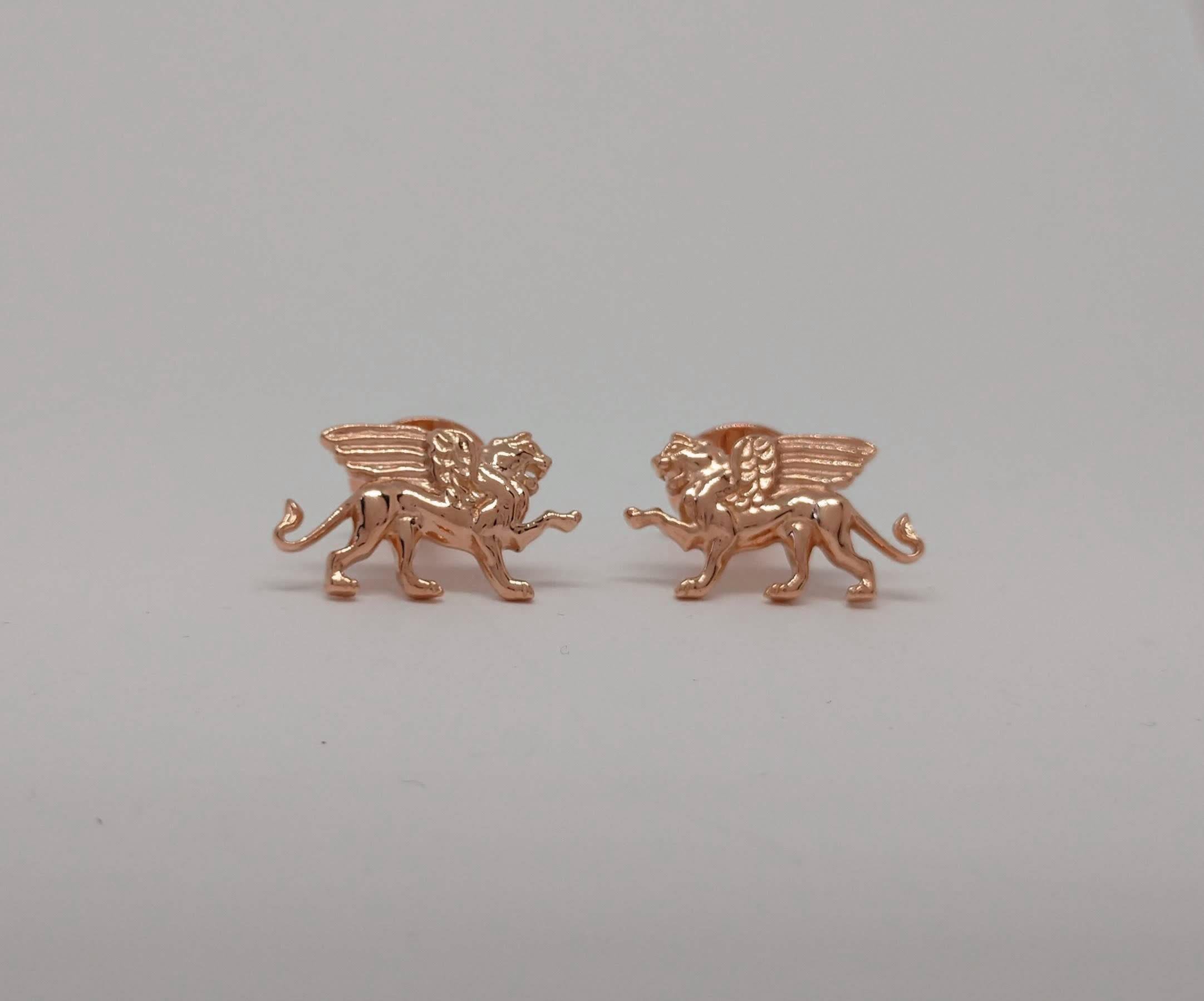 Contemporary 18 Karat Rose Gold Winged Lion Griffin Cuff Links For Sale
