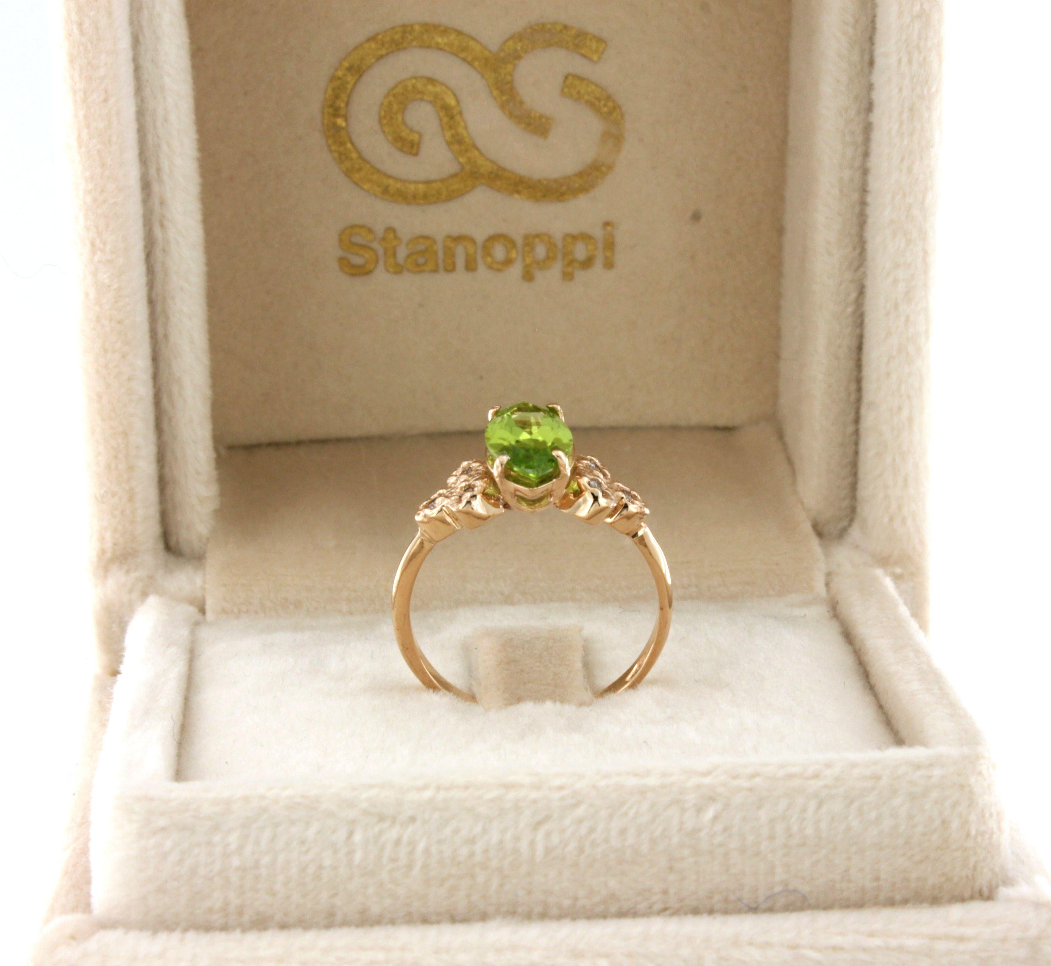 18 Karat Rose Gold With Peridot And White Diamonds Modern Cocktail Ring For Sale 2