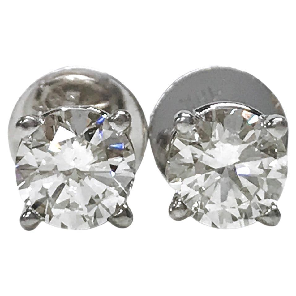 18 Karat Round Diamond Stud Earrings, 0.80 Carat For Sale