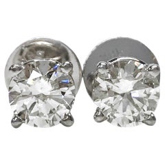 18 Karat Round Diamond Stud Earrings, 0.80 Carat