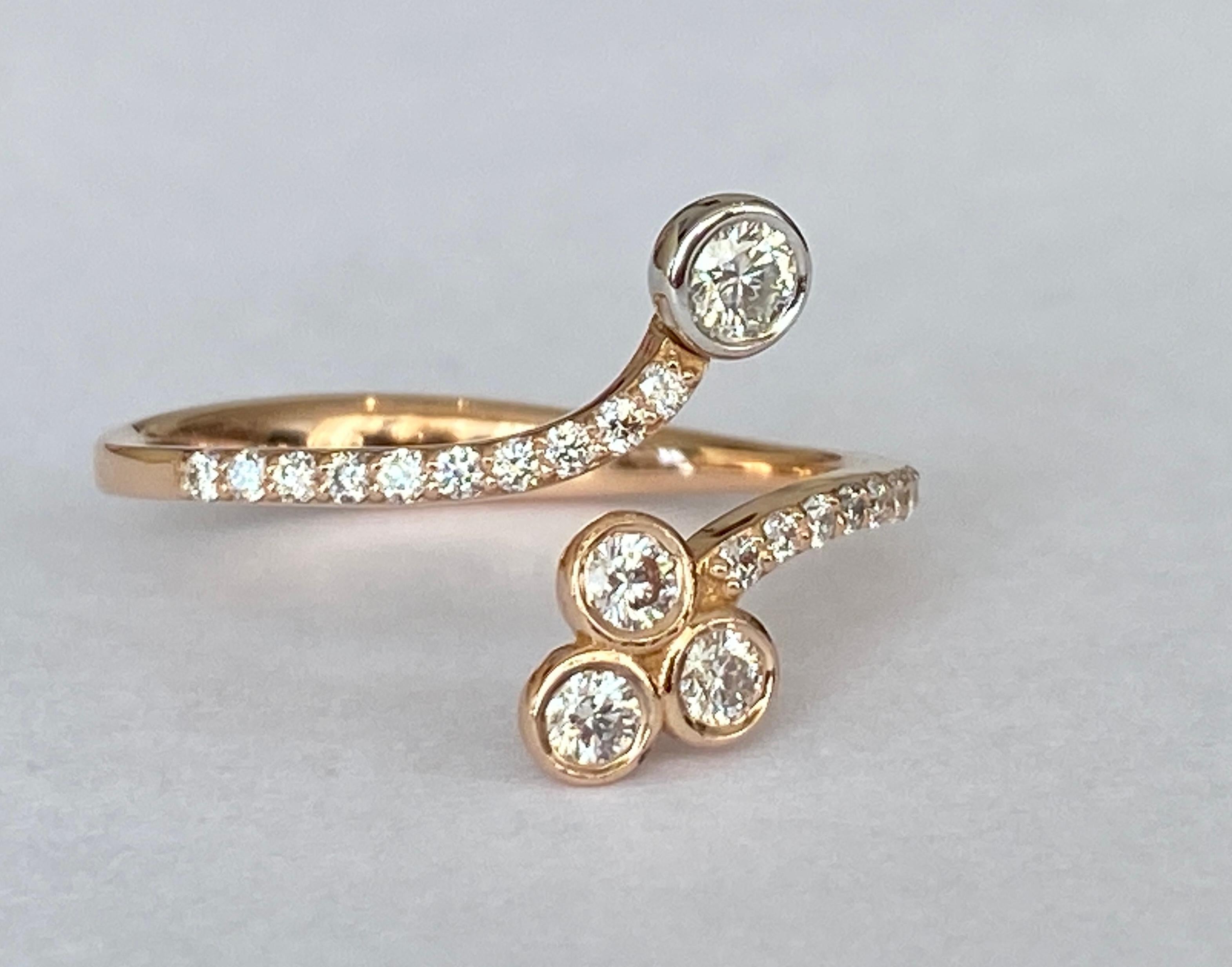 Contemporaneo Anello con diamanti in oro 18 carati in vendita