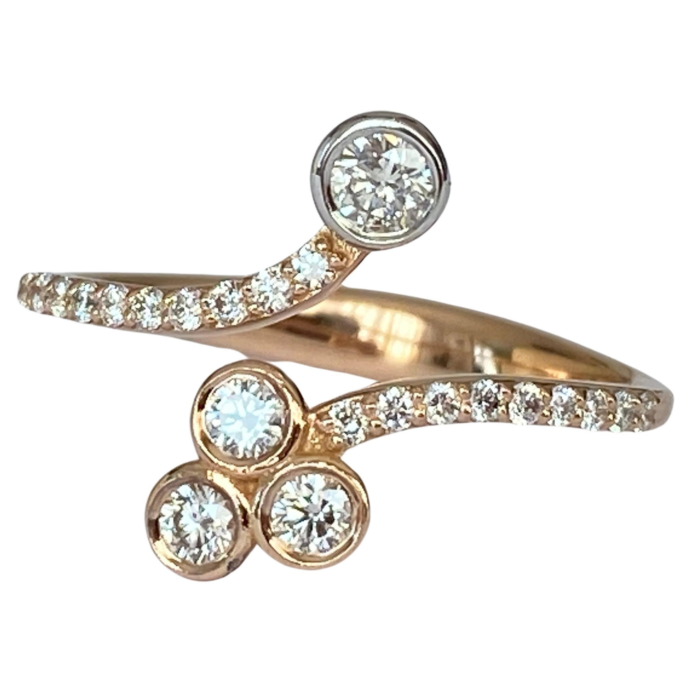 18 Karat Roze gold Diamond Ring For Sale