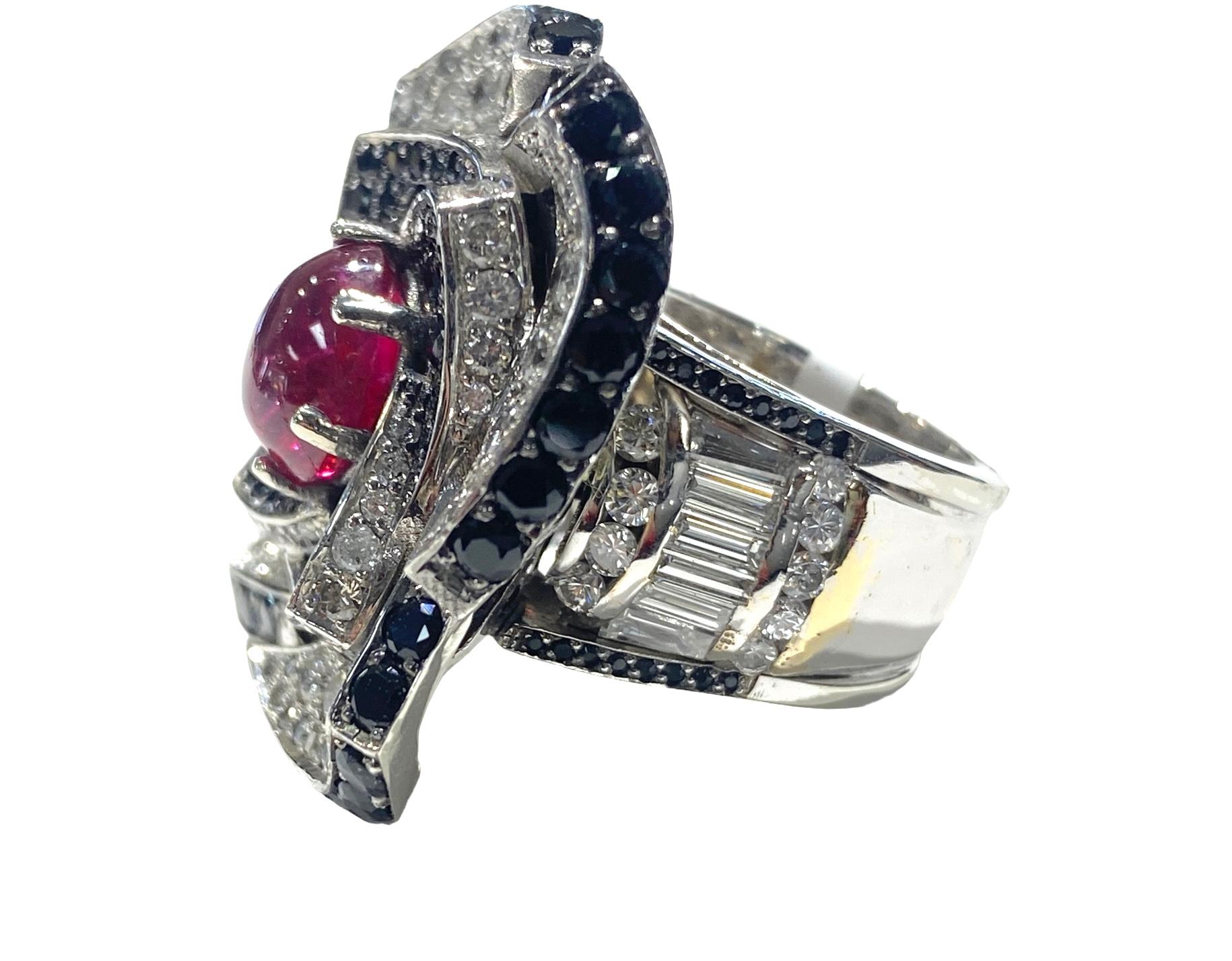 18 Karat Ruby & Diamond Large Flower Ring with Black Spinel 9 Carats For Sale 2