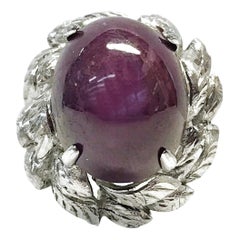 Vintage 18 Karat Ruby Star Sapphire Ring