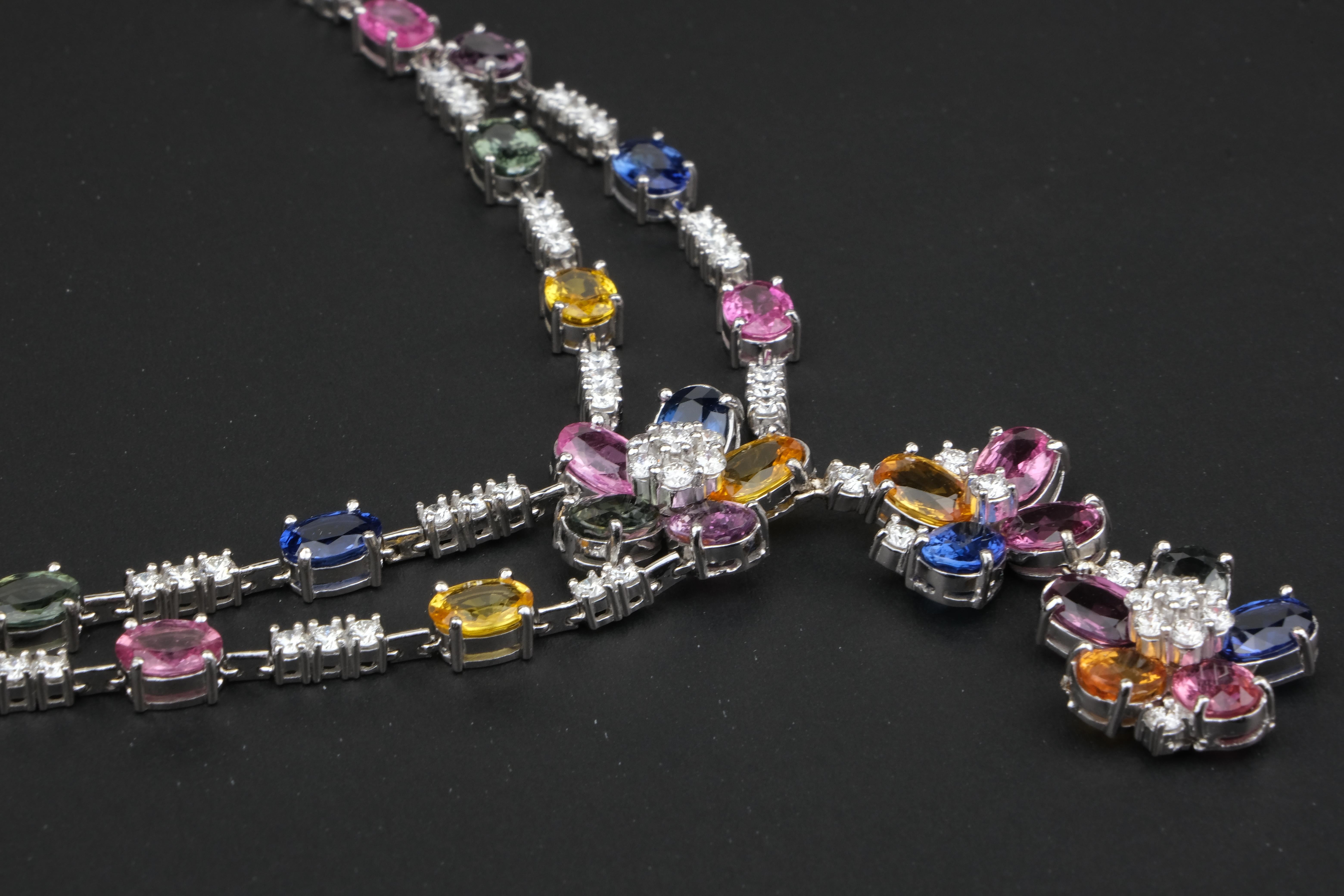 18 Karat Saphir und 5,33 Karat Diamant Floral Halskette im Angebot 1