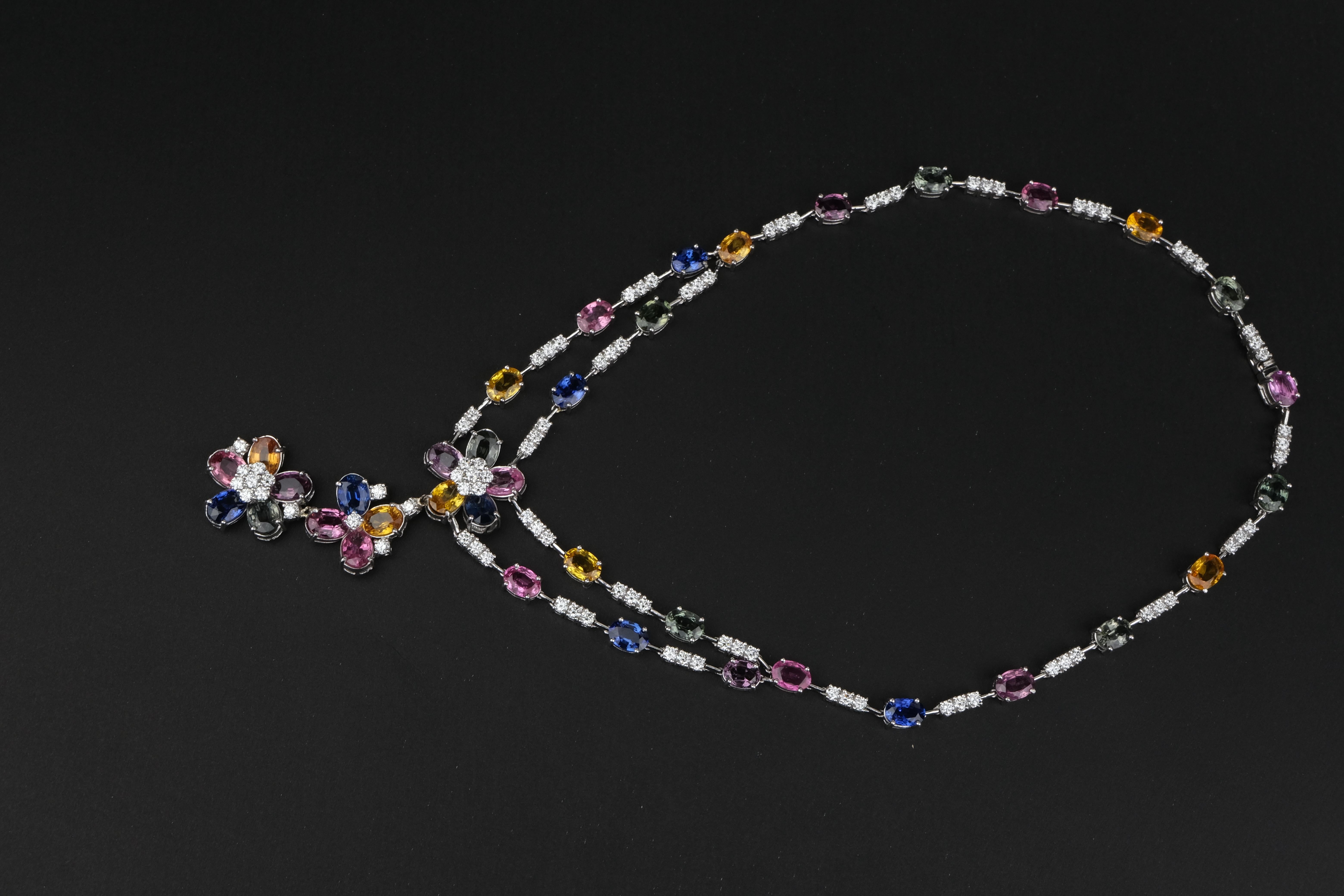 18 Karat Saphir und 5,33 Karat Diamant Floral Halskette im Angebot 2