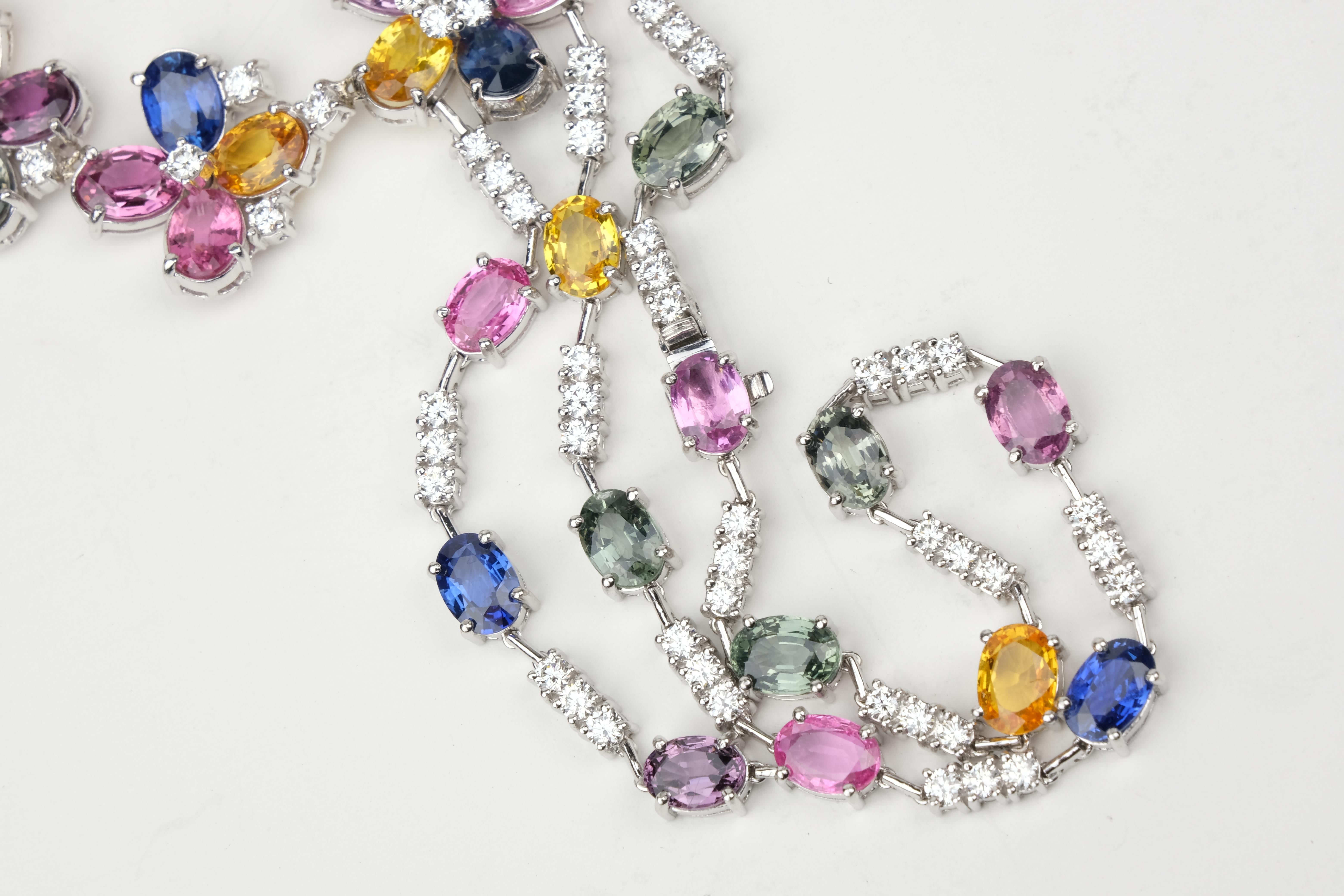 18 Karat Saphir und 5,33 Karat Diamant Floral Halskette im Angebot 3
