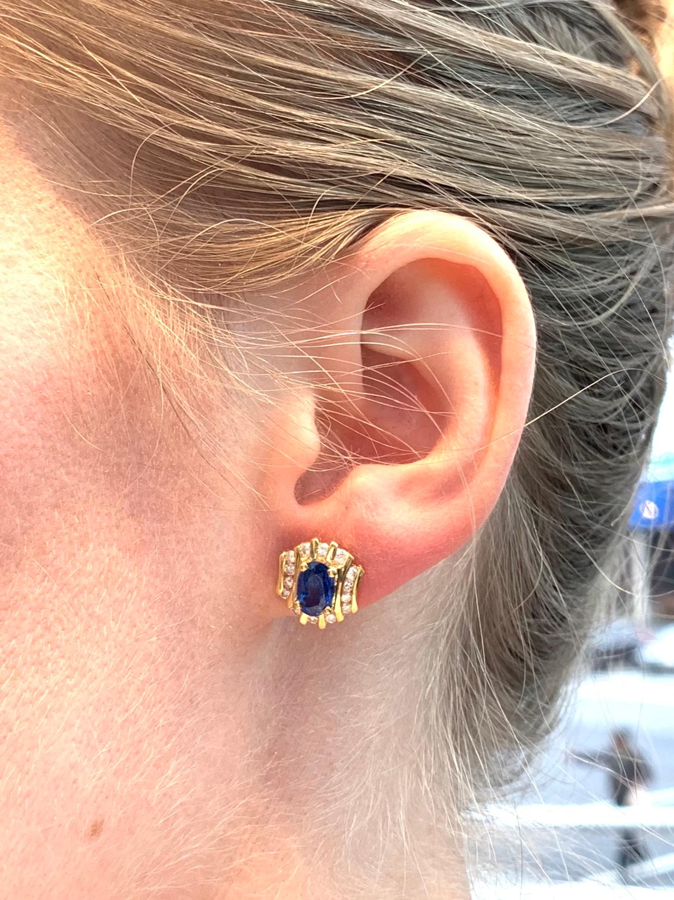 18 Karat Sapphire and Diamond Button Stud Earrings For Sale 2