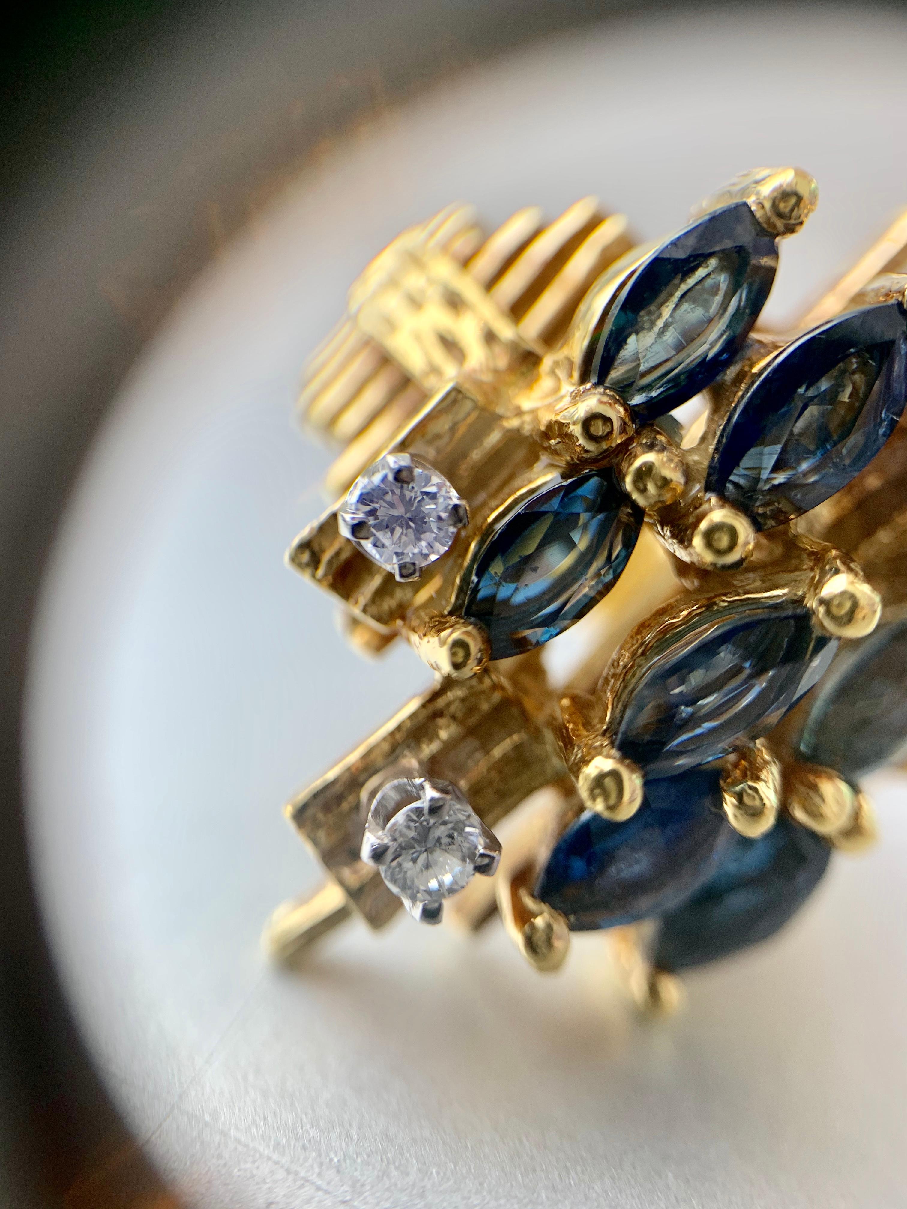 18 Karat Sapphire and Diamond Modern Ring For Sale 5