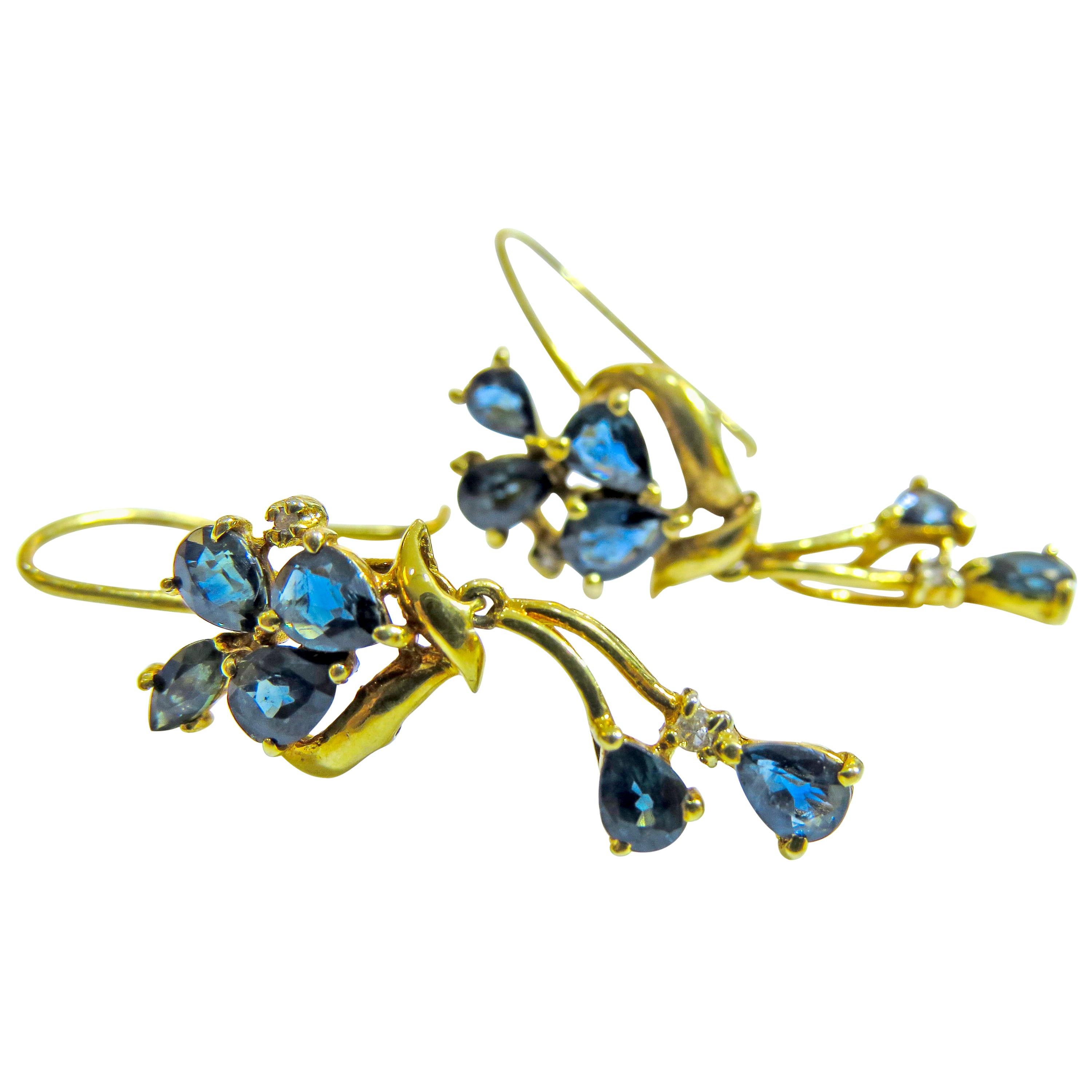 18 Karat Sapphire Flower Earring Ladies