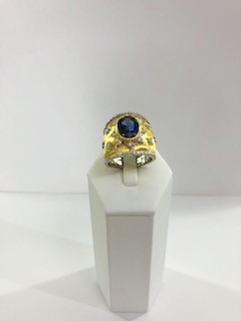 Brilliant Cut 18 Karat Satin Yellow Gold Diamond and Sapphire Ring