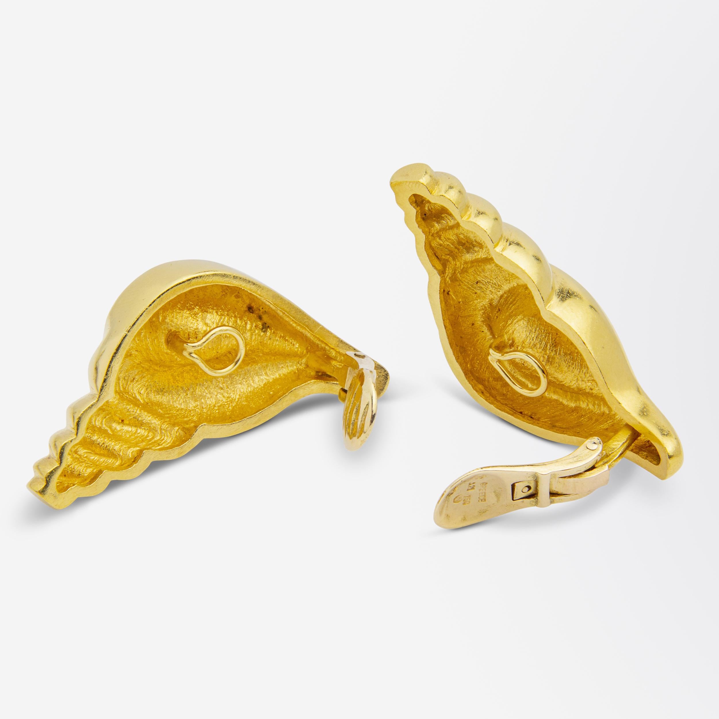 18 Karat Seashell Ear Clips by Ilias Lalaounis In Excellent Condition For Sale In Brisbane, QLD
