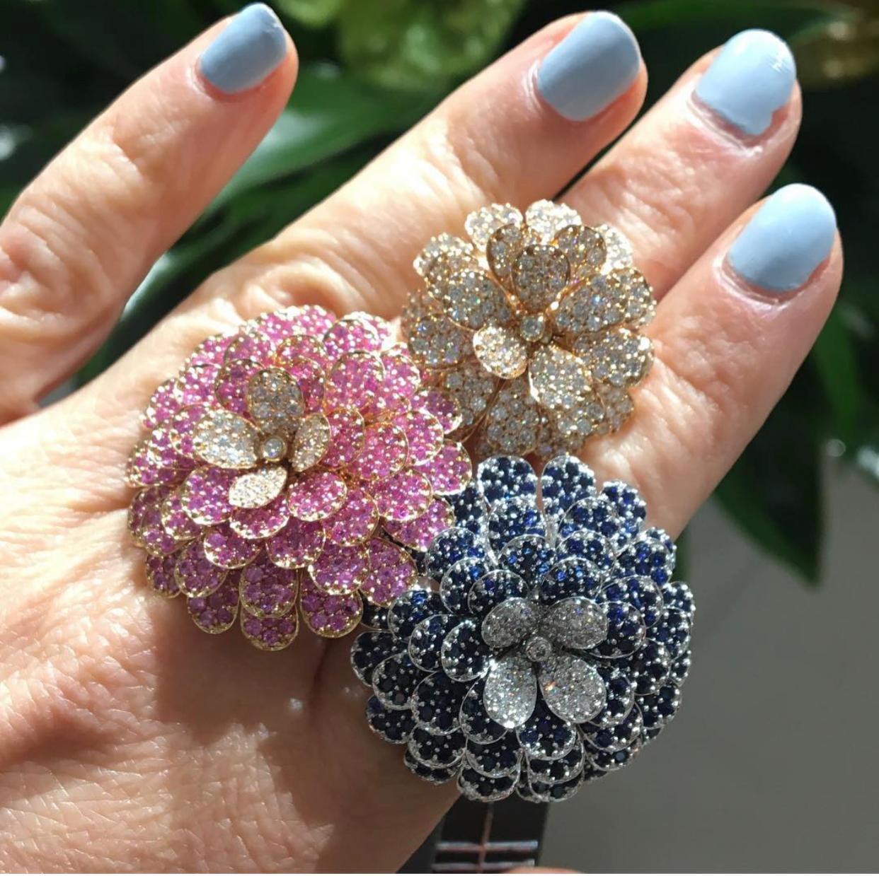 Women's 18 Karat Secret Garden Pink Gold Ring with Vs Gh Diamonds For Sale