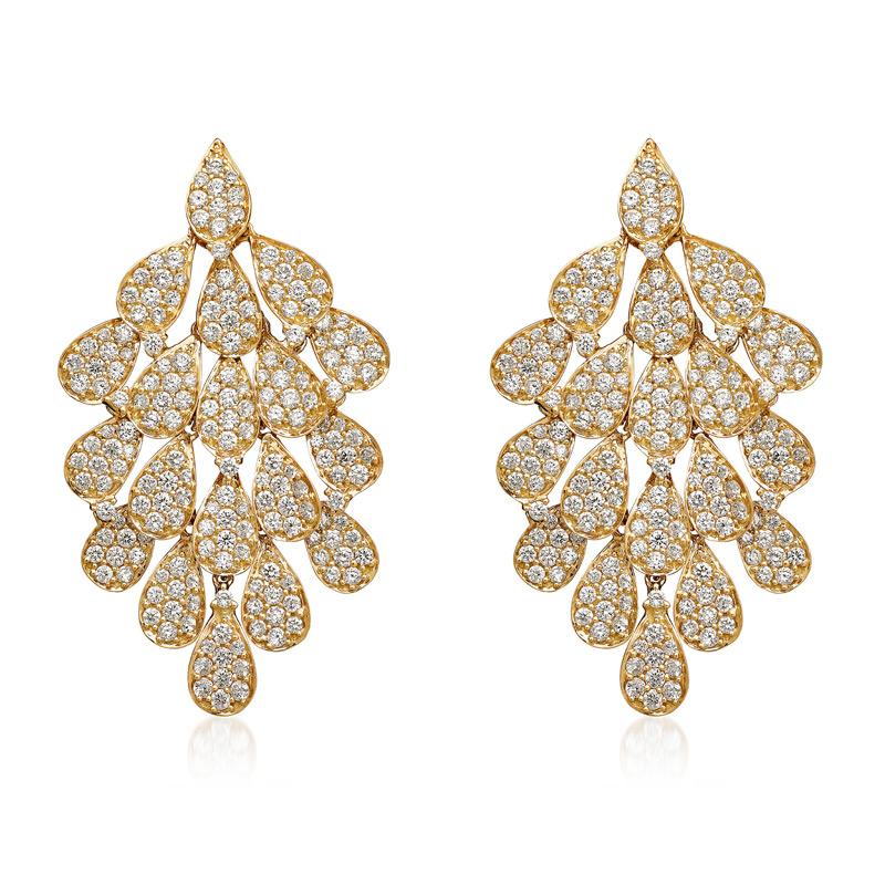 Contemporary 18 Karat Secret Garden Yellow Gold Earring with Vs-Gh Diamonds For Sale