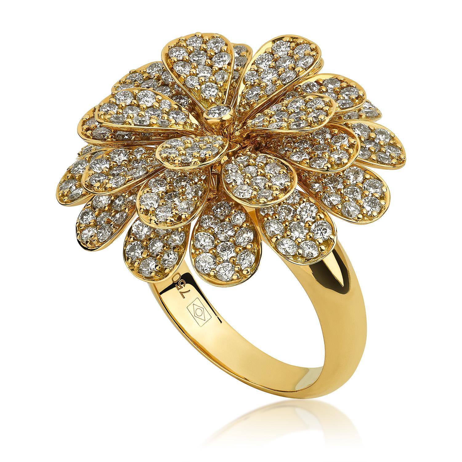 Contemporary 18 Karat Secret Garden Yellow Gold Ring with Vs Gh Diamonds For Sale
