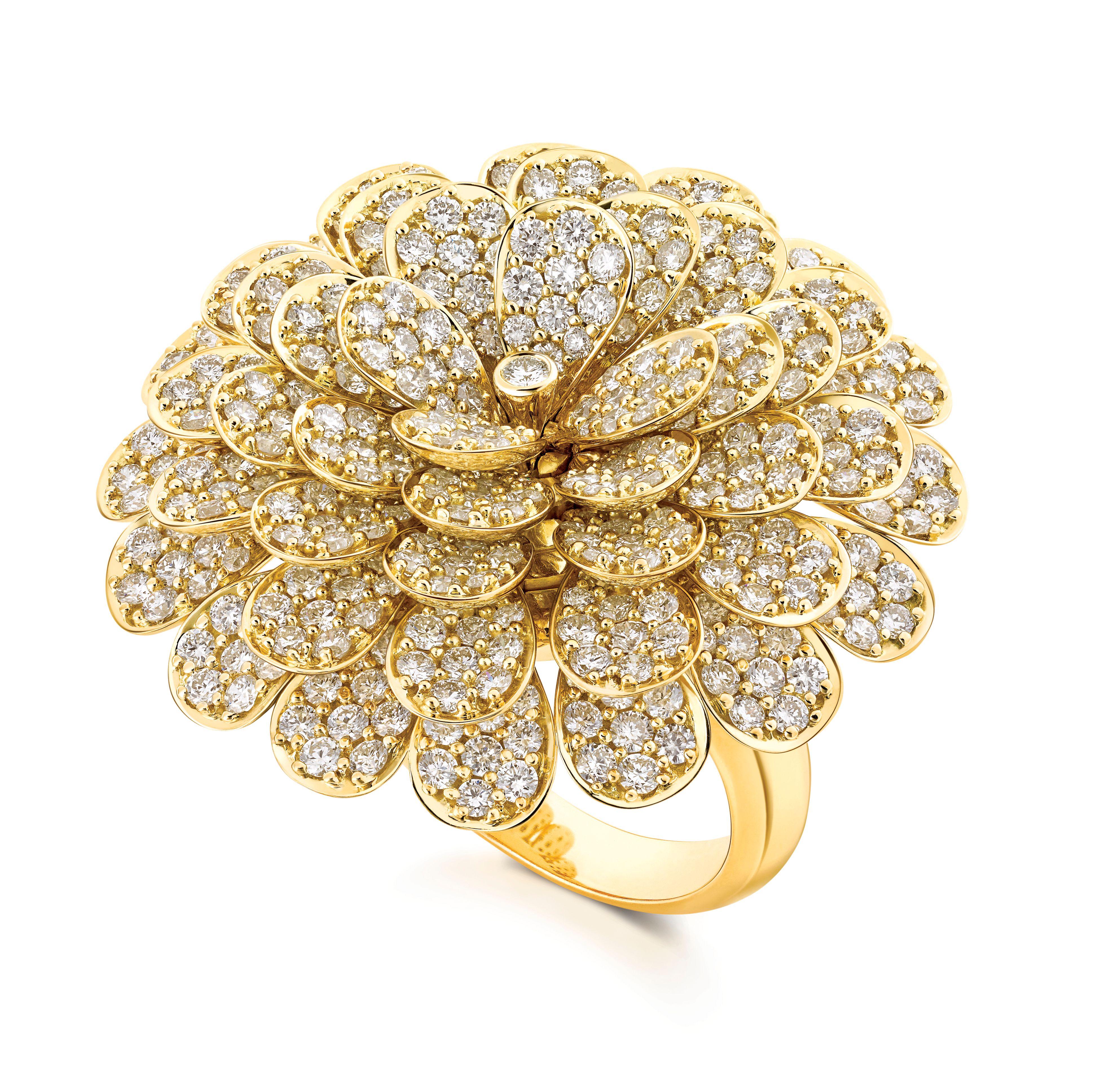18 Karat Secret Garden Yellow Gold Ring with Vs Gh Diamonds In New Condition For Sale In New York, NY