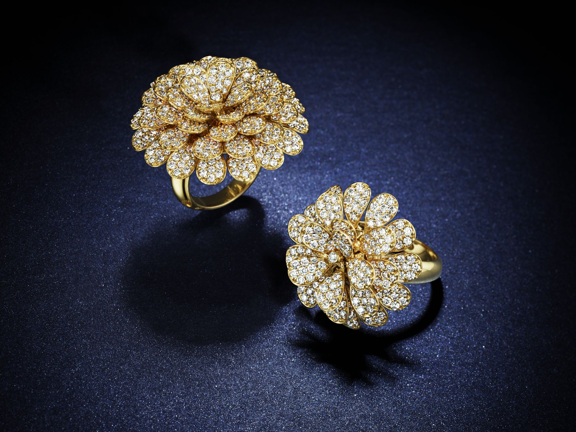 18 Karat Secret Garden Yellow Gold Ring with Vs Gh Diamonds For Sale