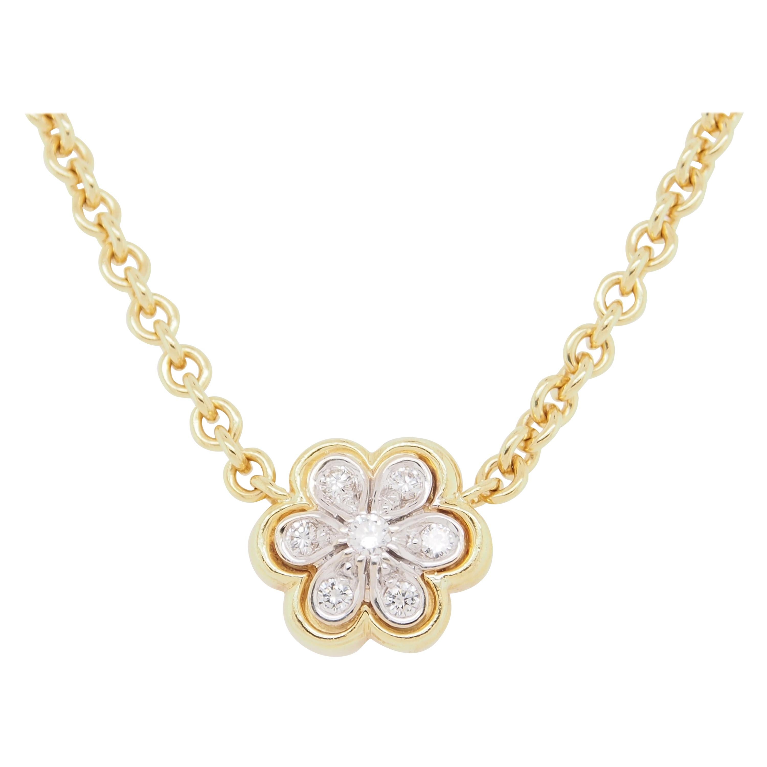 18 Karat Seidengang Diamond Flower Necklace Yellow Gold 0.10 Carat