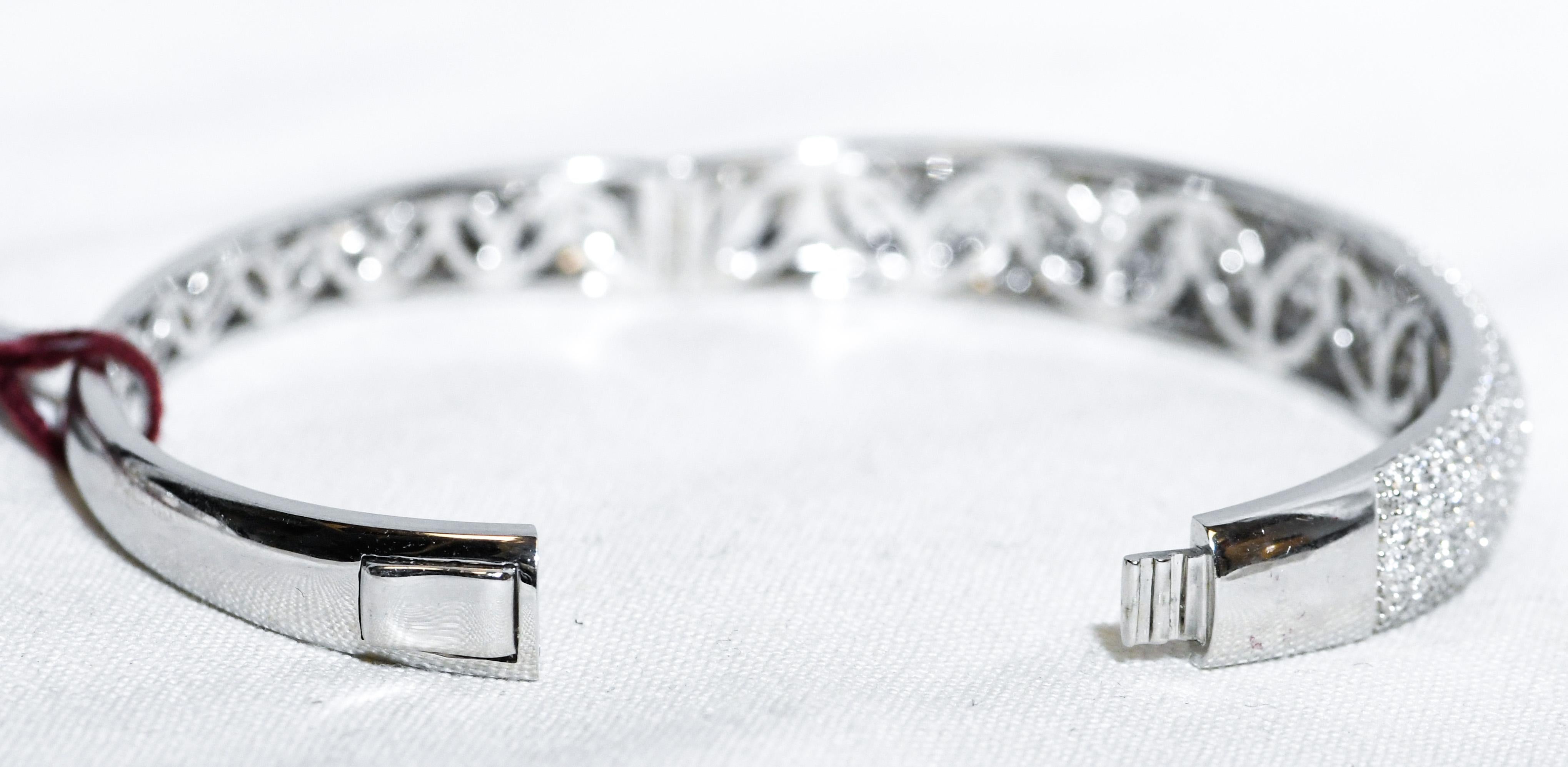 Contemporary 18 Karat Seven Rows Pave White Round Diamonds Domed Bangle Bracelet For Sale
