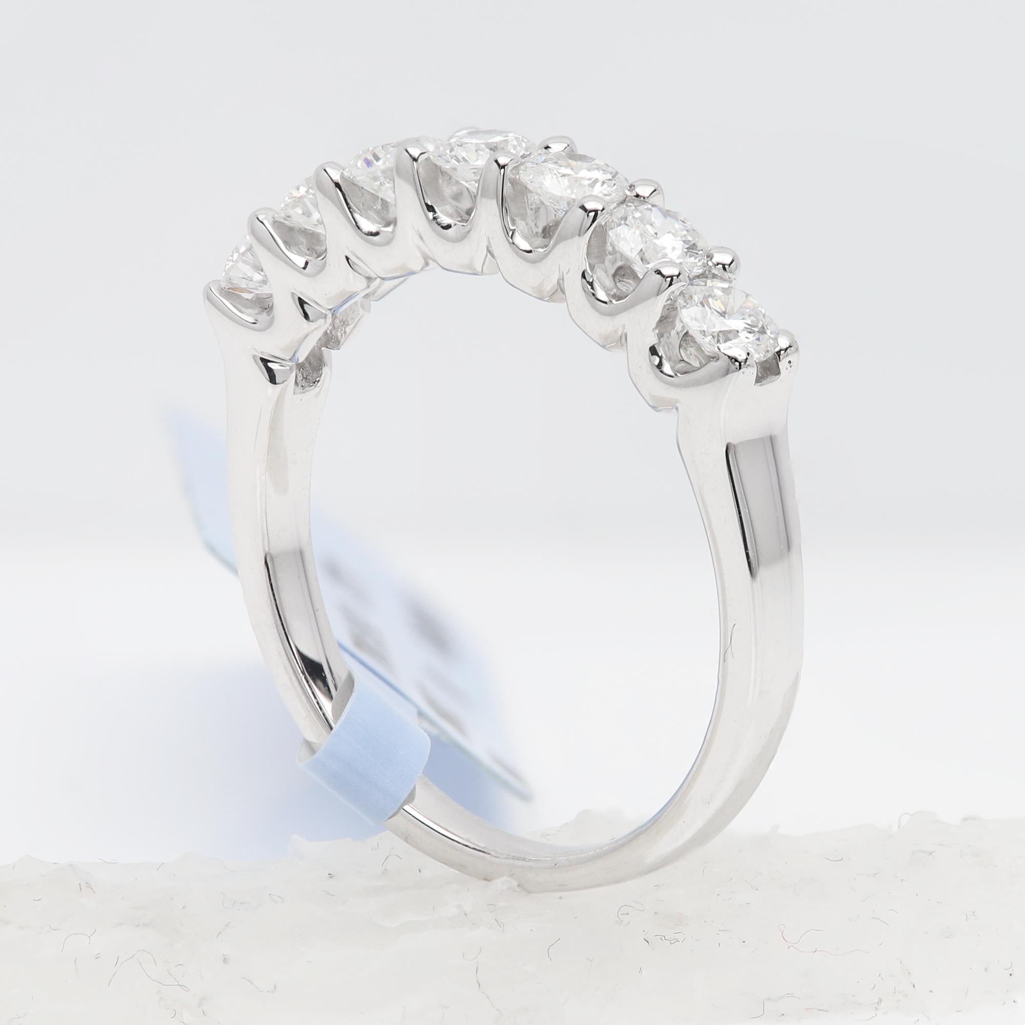 18 Karat sieben Stein Ring natürlichen Diamanten Band Jahrestag 7 Steine Geschenk im Angebot 6