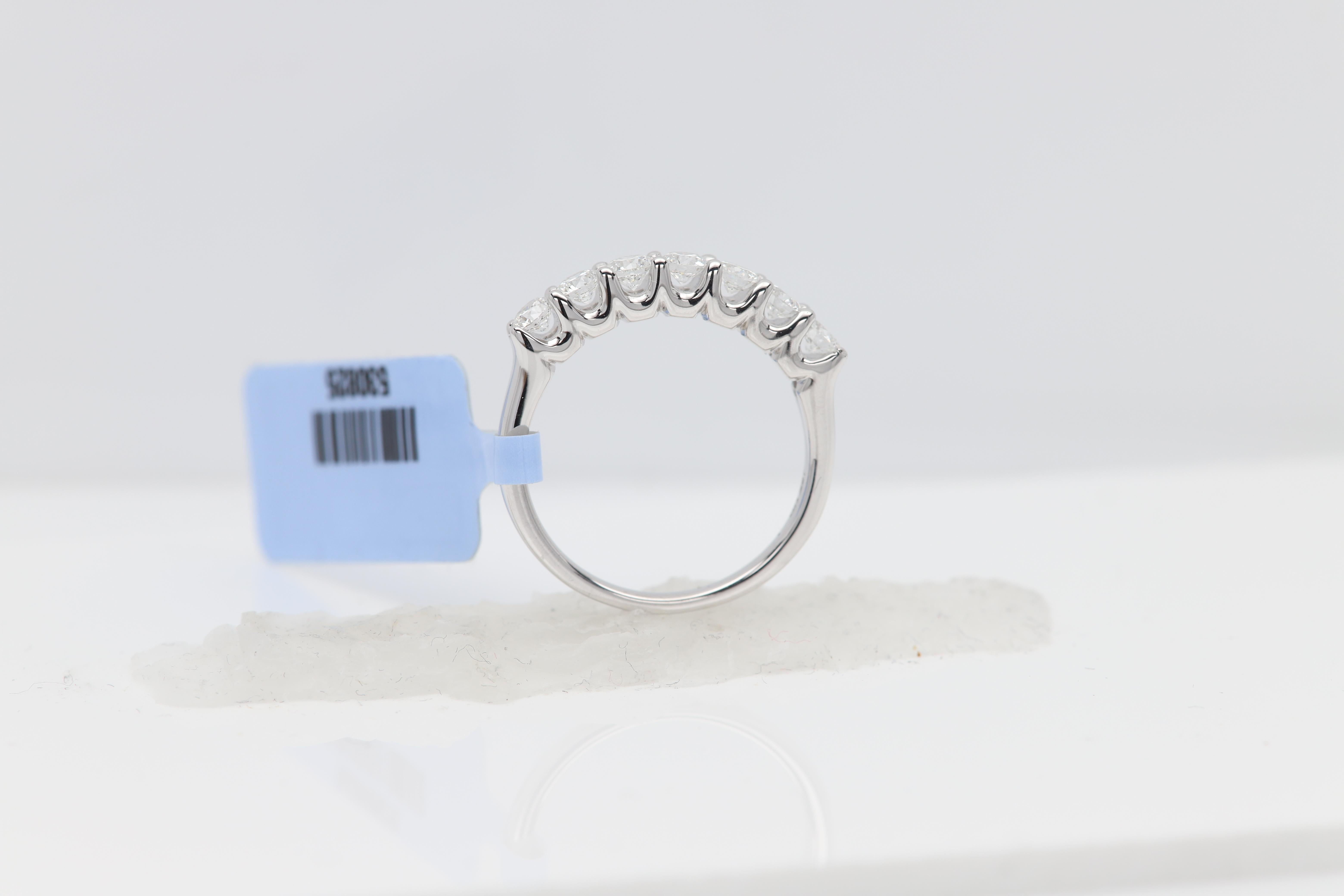 18 Karat sieben Stein Ring natürlichen Diamanten Band Jahrestag 7 Steine Geschenk im Angebot 3