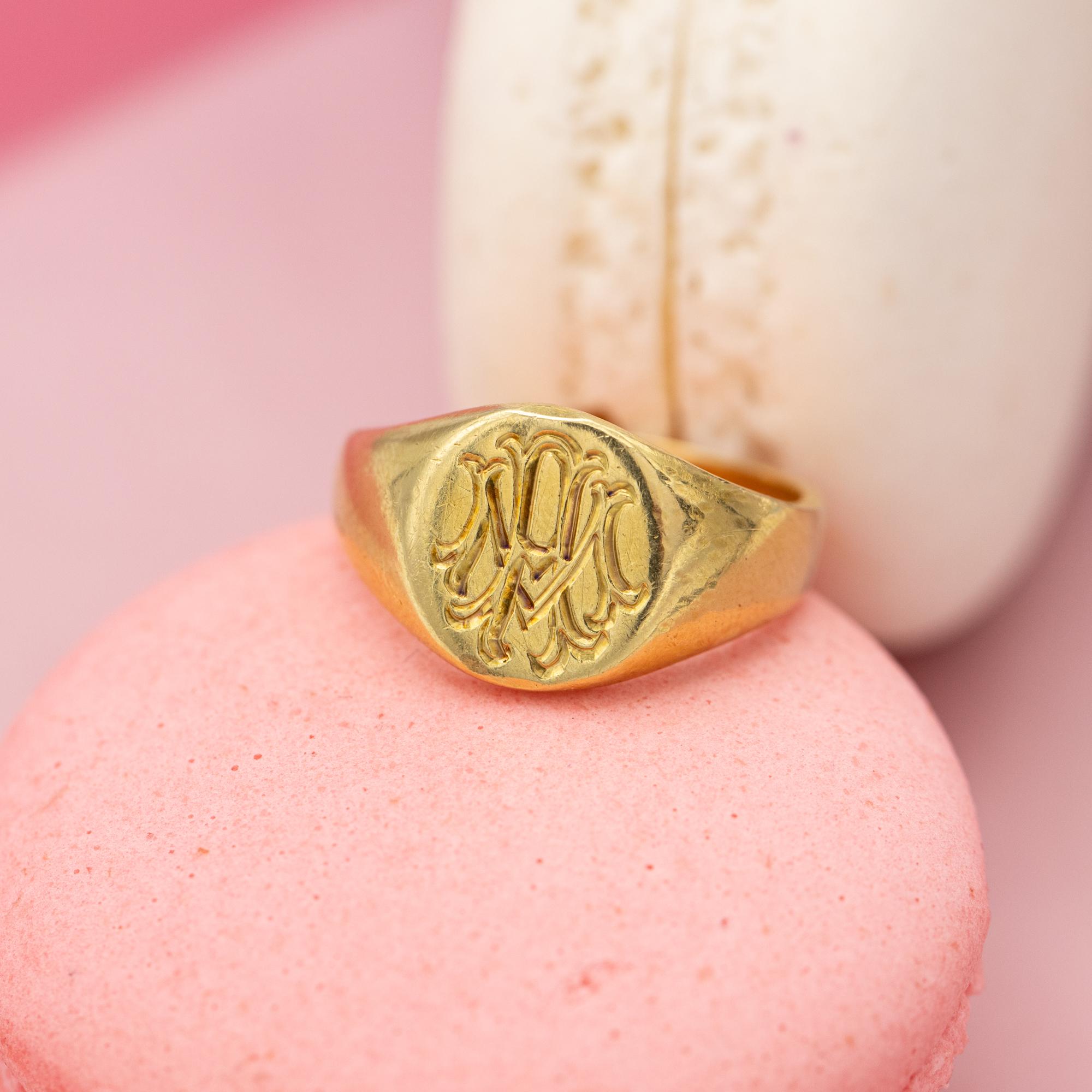 18 Karat signet ring - Intaglio ring - 18 K solid gold gentleman ring - patina 6