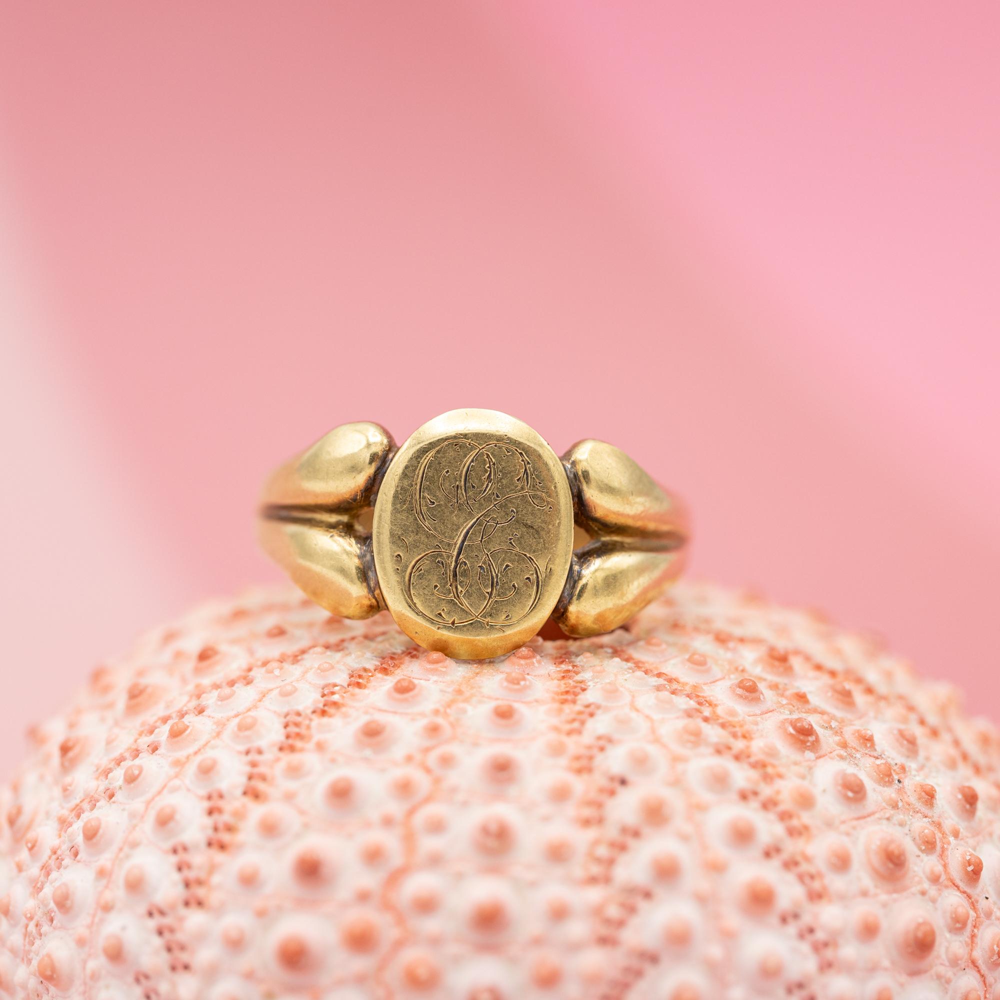18 Karat signet ring - Intaglio ring - 18 K solid gold gentleman ring - patina 7