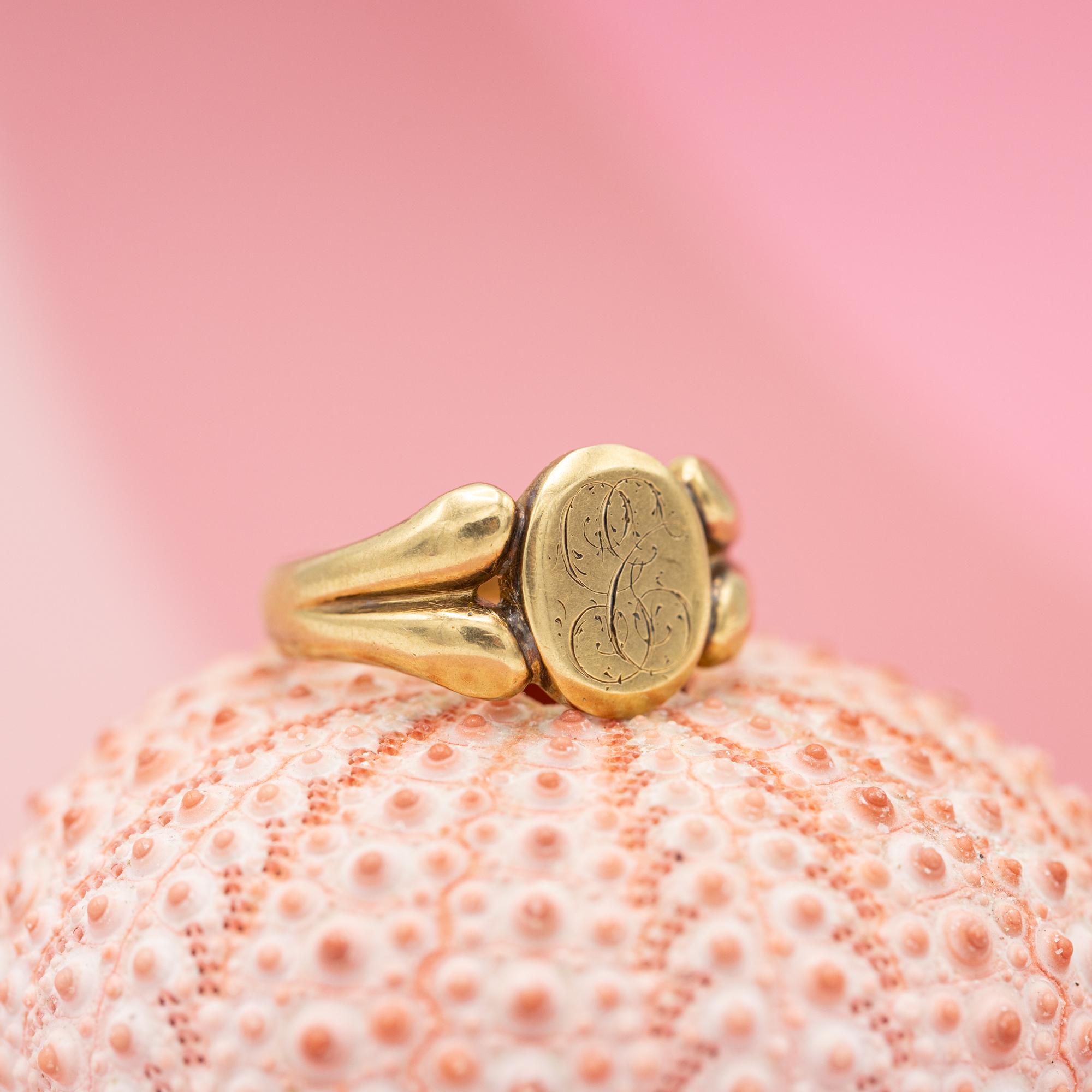 18 Karat signet ring - Intaglio ring - 18 K solid gold gentleman ring - patina 8