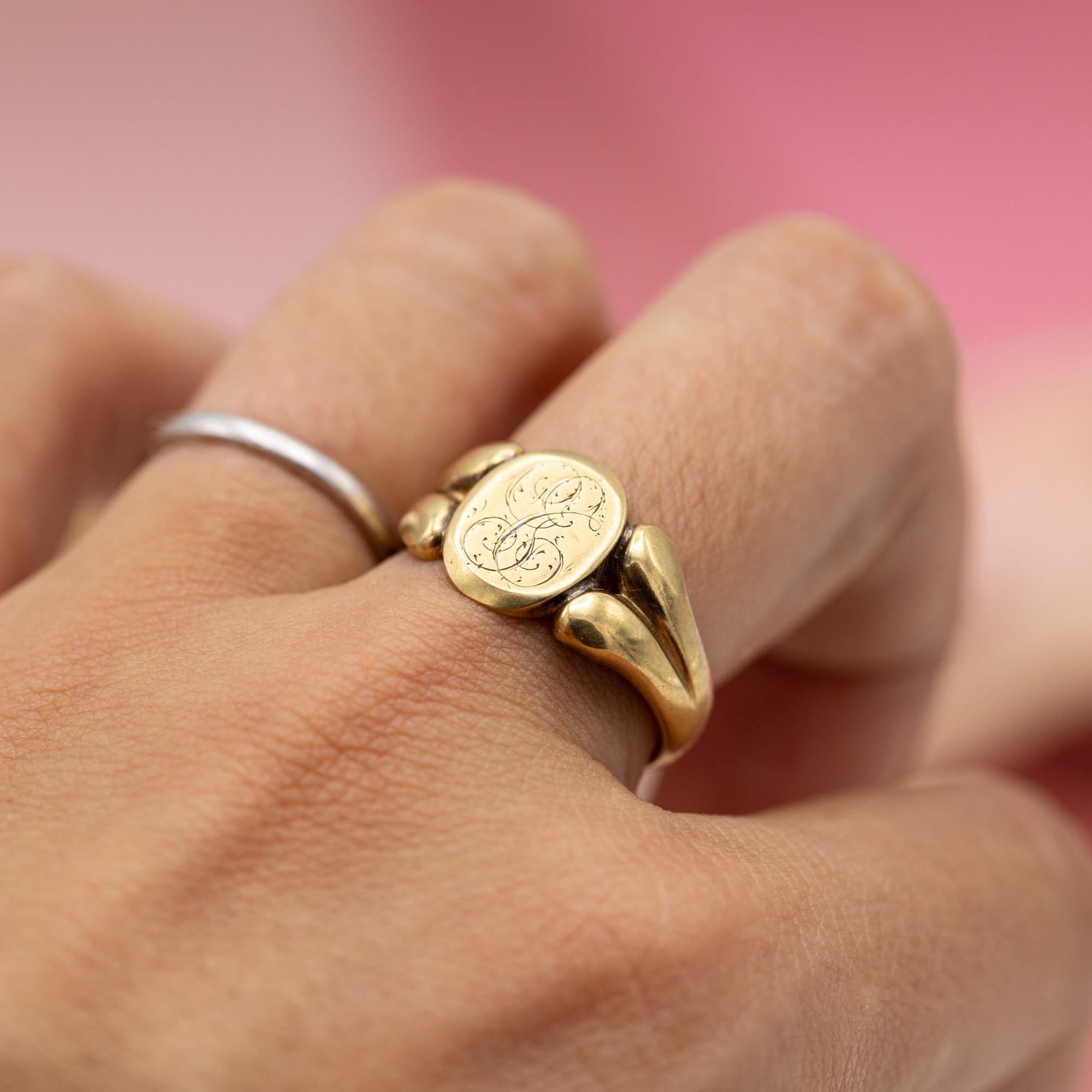 For sale is this wonderful signet ring. This 18 Karat handmade stunner is a real sign of nobility and status which is perfect to wear with your favourite statement outfit. Signet rings were first worn in the ancient times to seal a letter or leave a