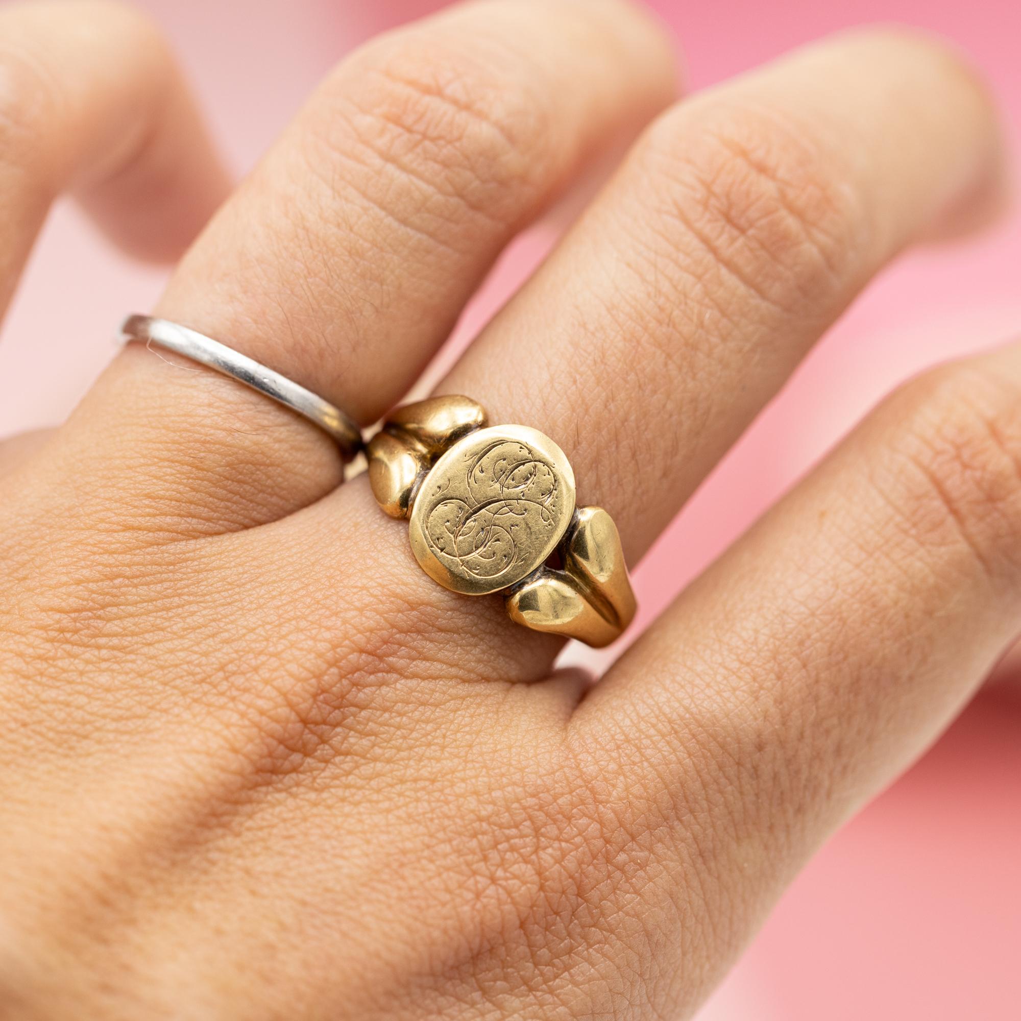 18 Karat signet ring - Intaglio ring - 18 K solid gold gentleman ring - patina 4