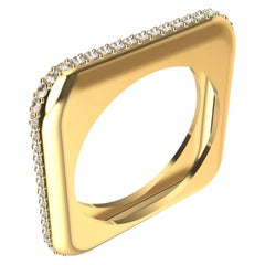 Anillo Unisex Escultura Cuadrada Suave 18 Kilates con Diamantes