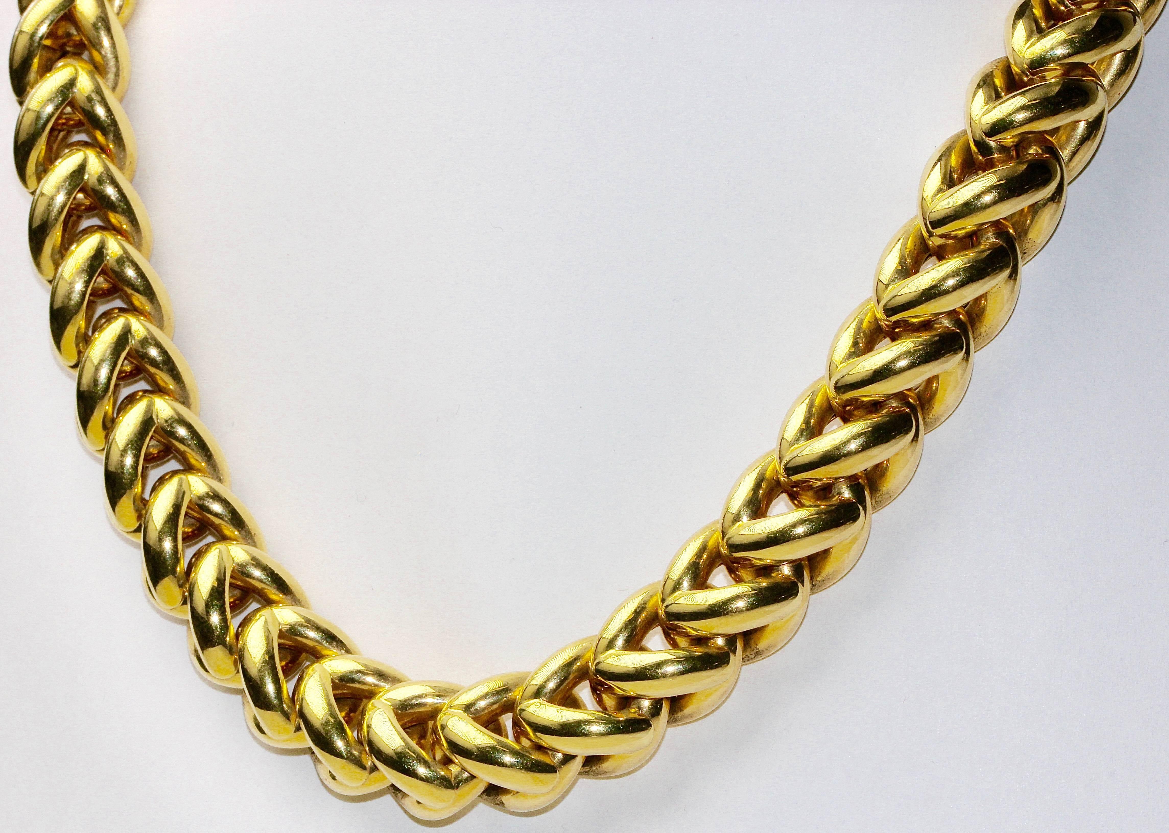 High quality, solid necklace, 18k gold. Made by the world famous jeweler and goldsmith WEMPE.

Total length: 460mm
Thickness approx. 9.5 mm x 14.5 mm
Total weight 123.2 grams