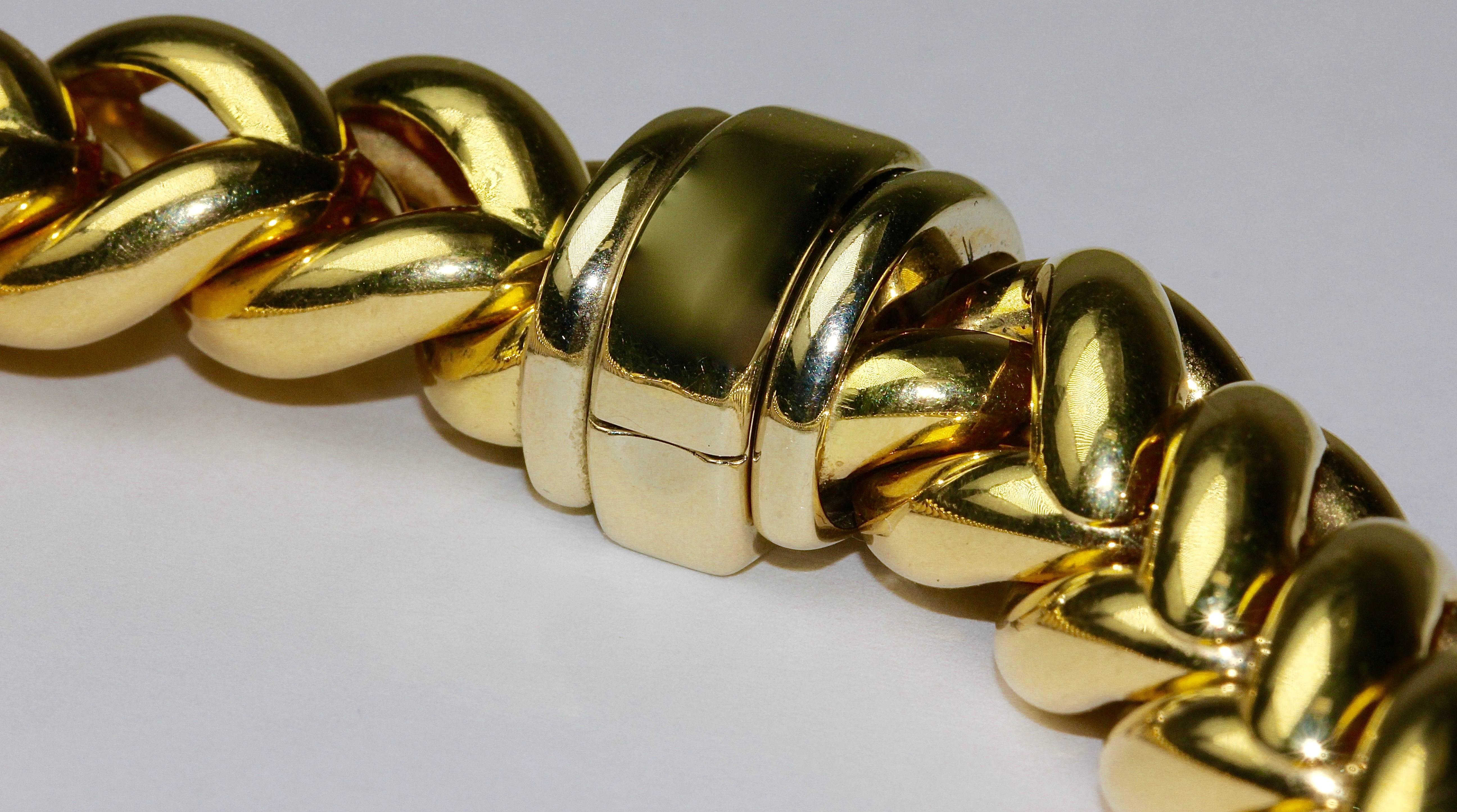 18 Karat Solid Gold Ladies Chain Necklace by Wempe 123 Grams In Good Condition In Berlin, DE