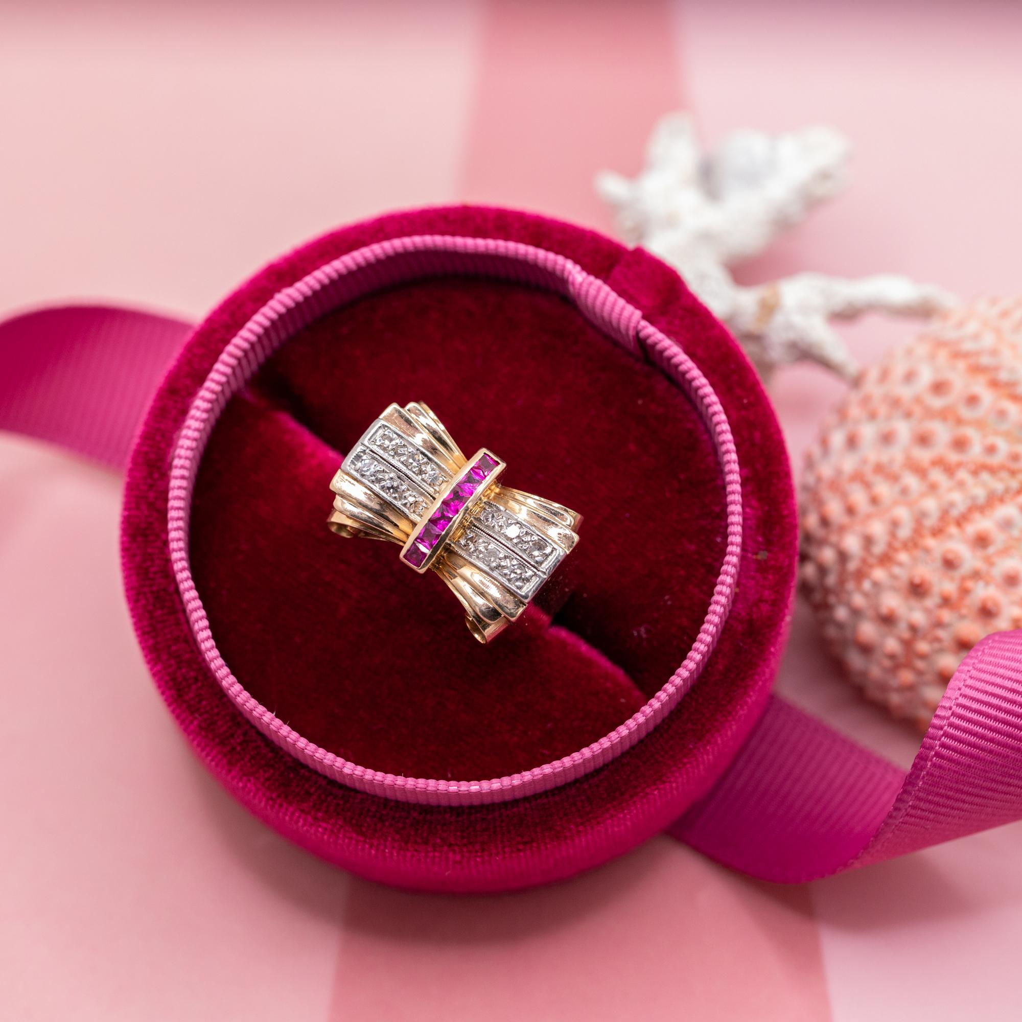 18 Karat Solid Gold Tank Ring - Ruby & Natural Di… - image 5