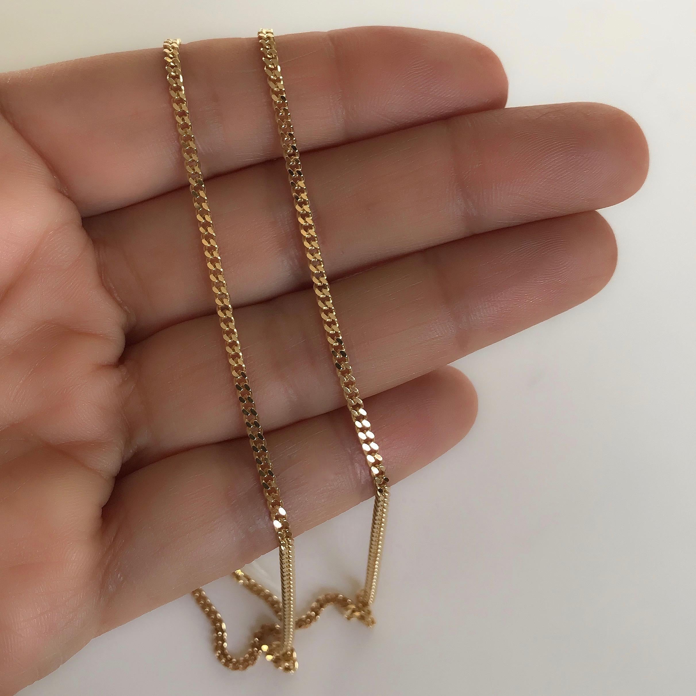 18 Karat Solid Yellow Gold Flat Curb Chain Necklace In New Condition For Sale In London, GB