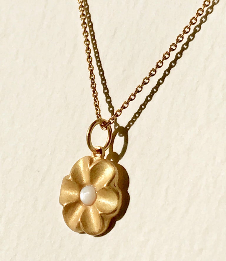 18 Karat Solid Yellow Gold Flower Pendant at 1stDibs