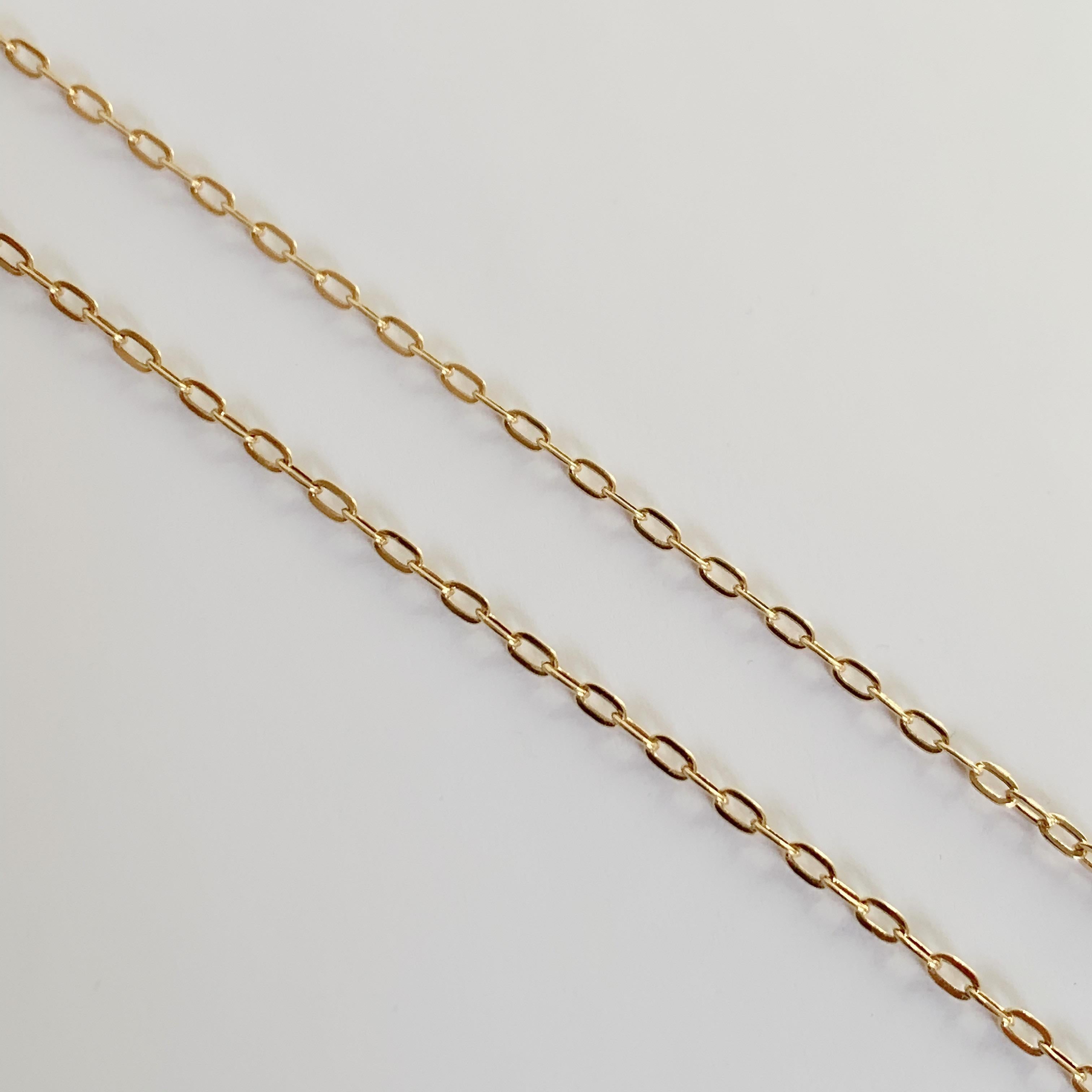 This chain necklace is made of 18 Karat yellow gold.
Gauge:  2 mm
Length : 40.00 cm 
Hallmark: London’s  Goldsmiths’ Company –  Assay Office ( Laser Mark)
All our jewellery are new and have never been previously owned or worn.
We are a member of the