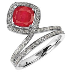 18 Karat Spectrum White Gold Ring with Vs-Gh Diamonds and Red Ruby