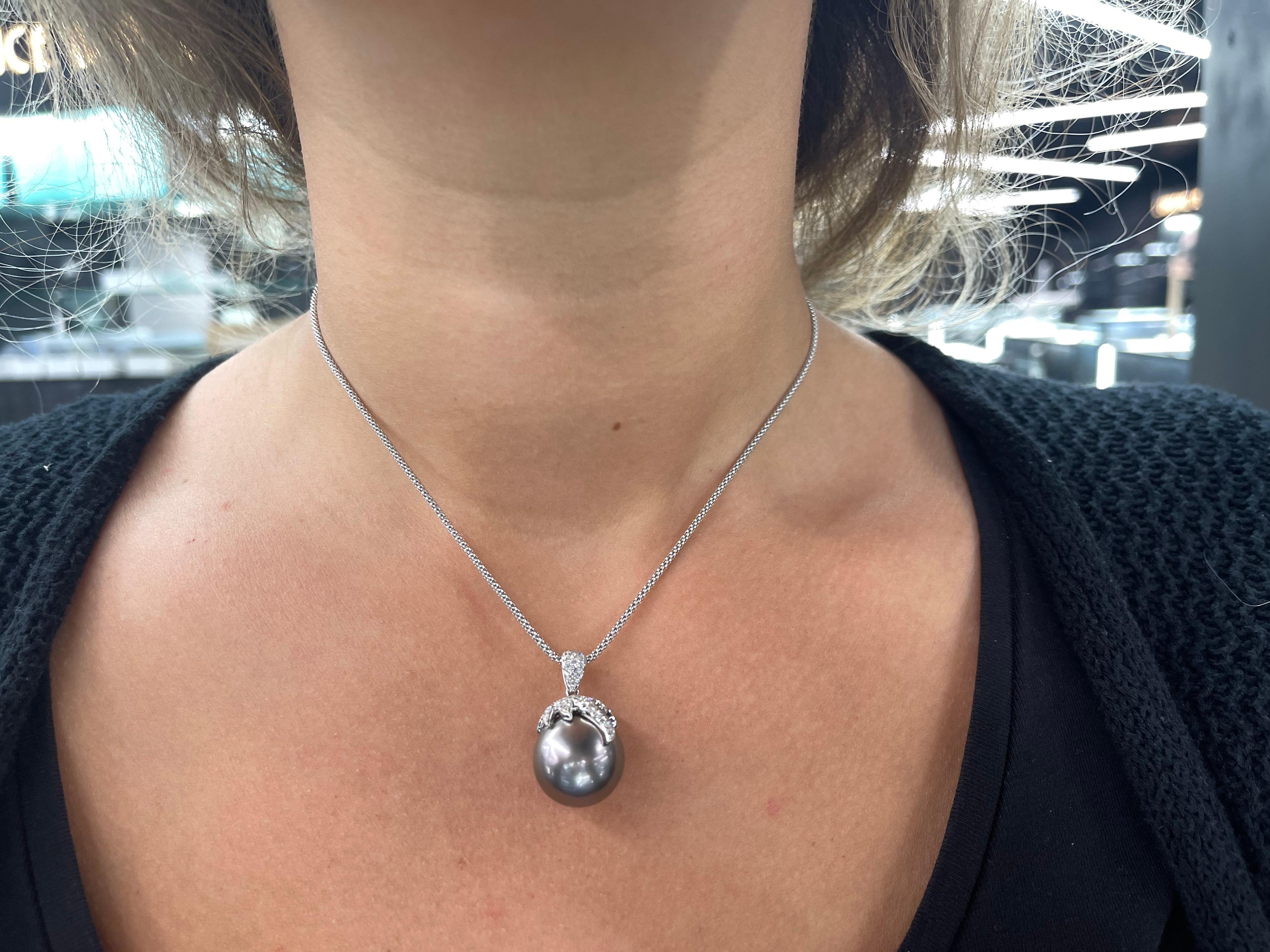Pendentif perle de Tahiti 18 carats et diamant 0,83 carat 15 mm en vente 1