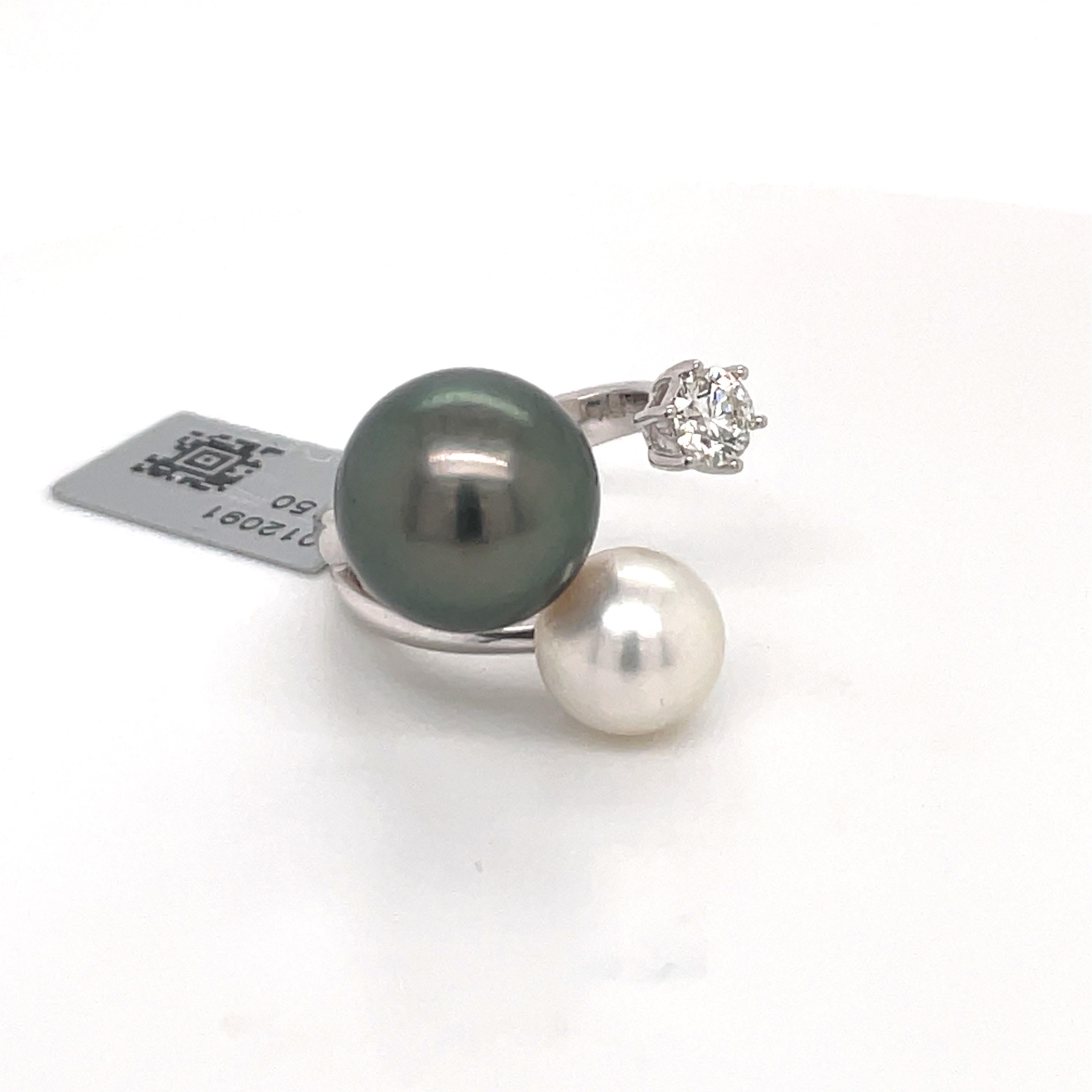 18 Karat Tahitian Pearl South Sea Diamond Fashion Ring 0.50 Carats In New Condition For Sale In New York, NY