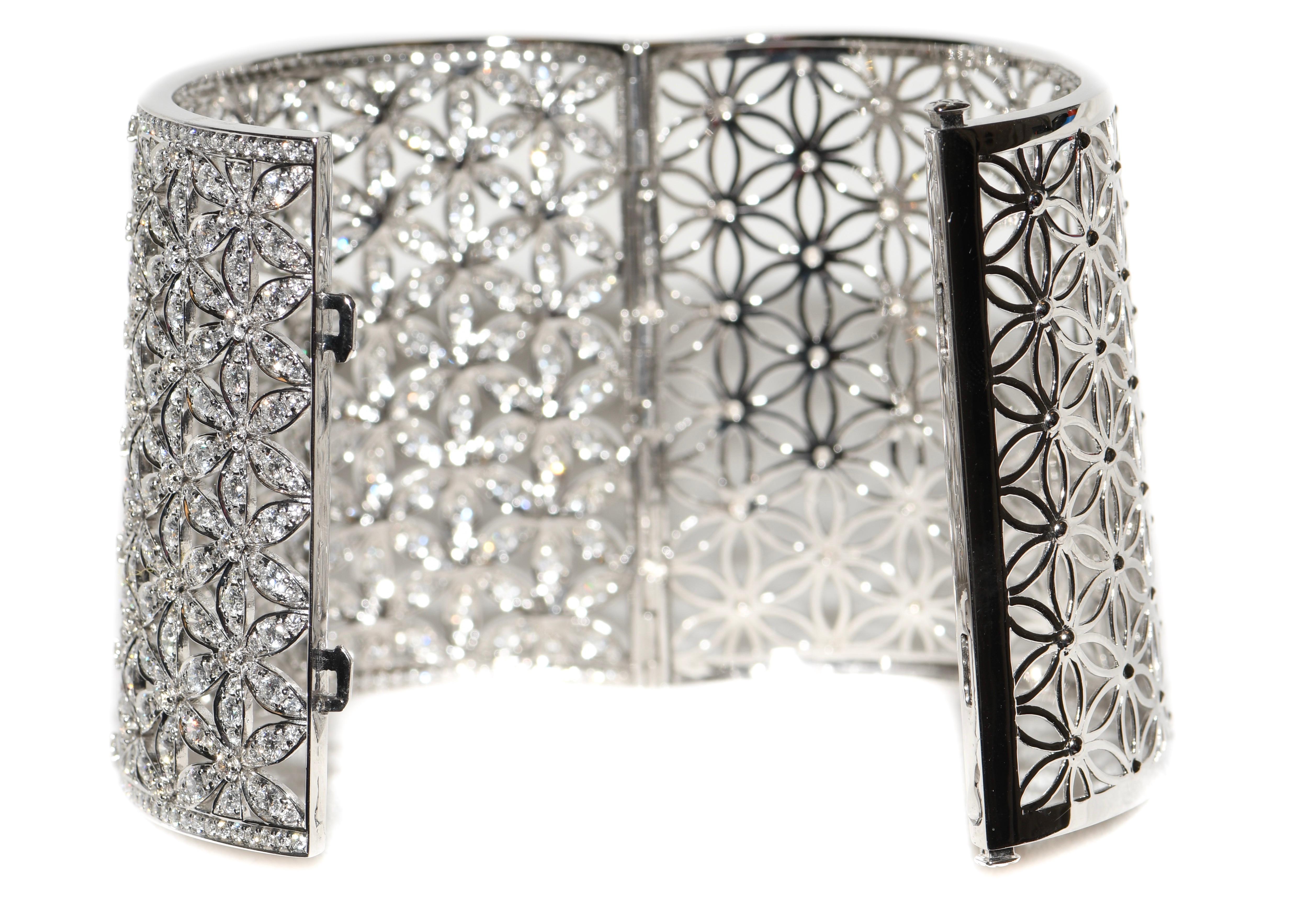 Women's or Men's 18 Karat Tapered 20.51 Carat Diamond Cuff Open Flower Design Bracelet