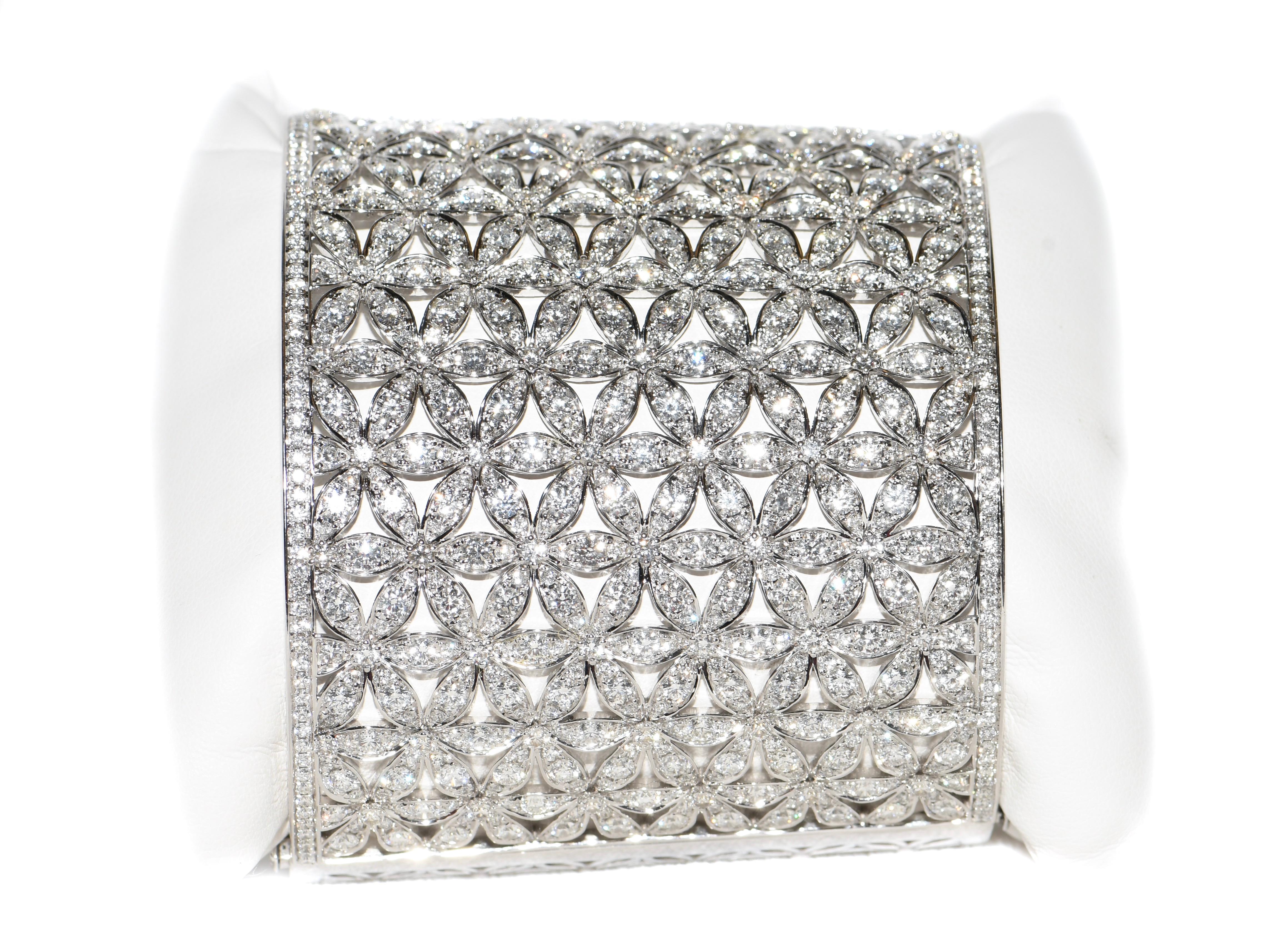 Contemporary 18 Karat Tapered 20.51 Carat Diamond Cuff Open Flower Design Bracelet