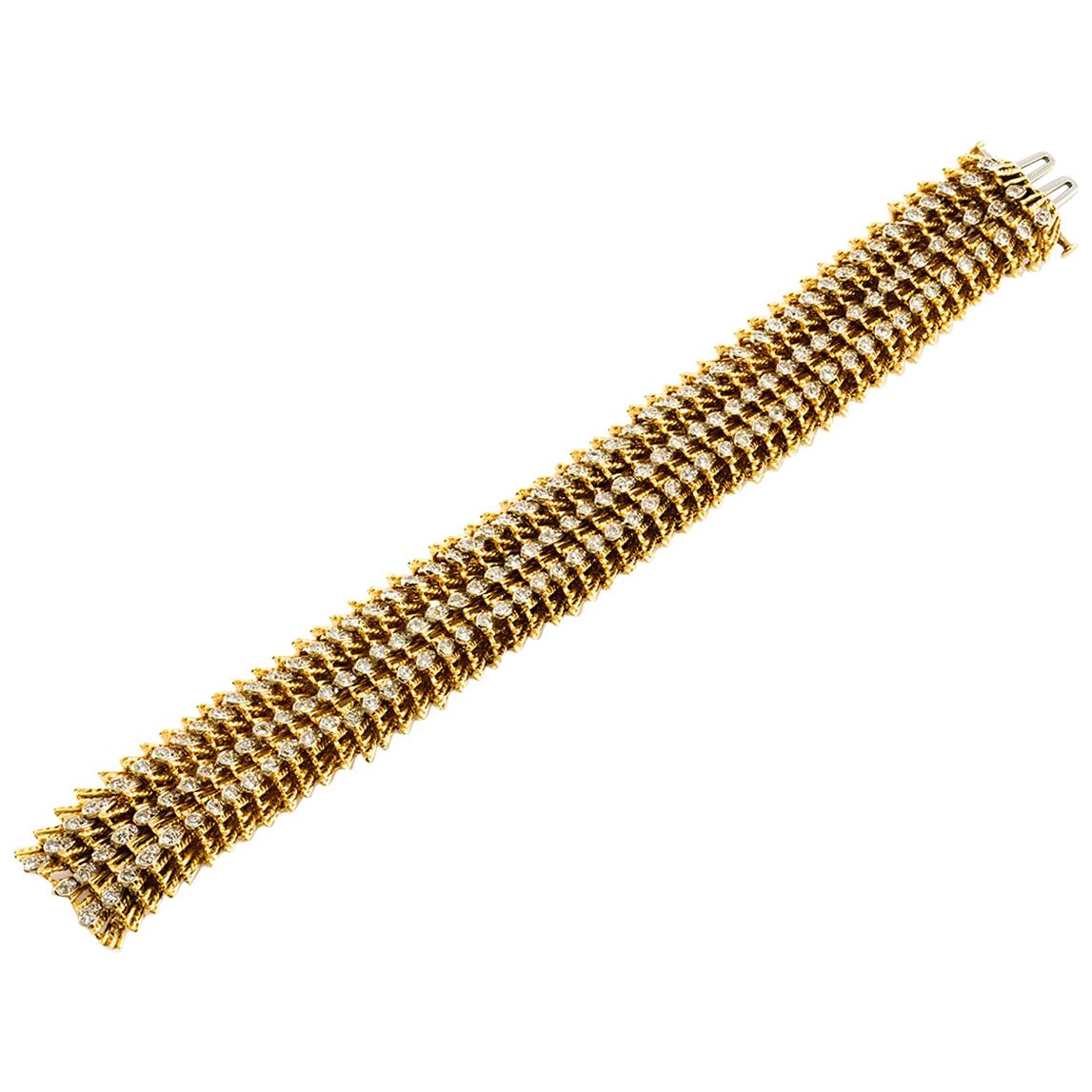 18 Karat Texture Bracelet with Diamonds For Sale