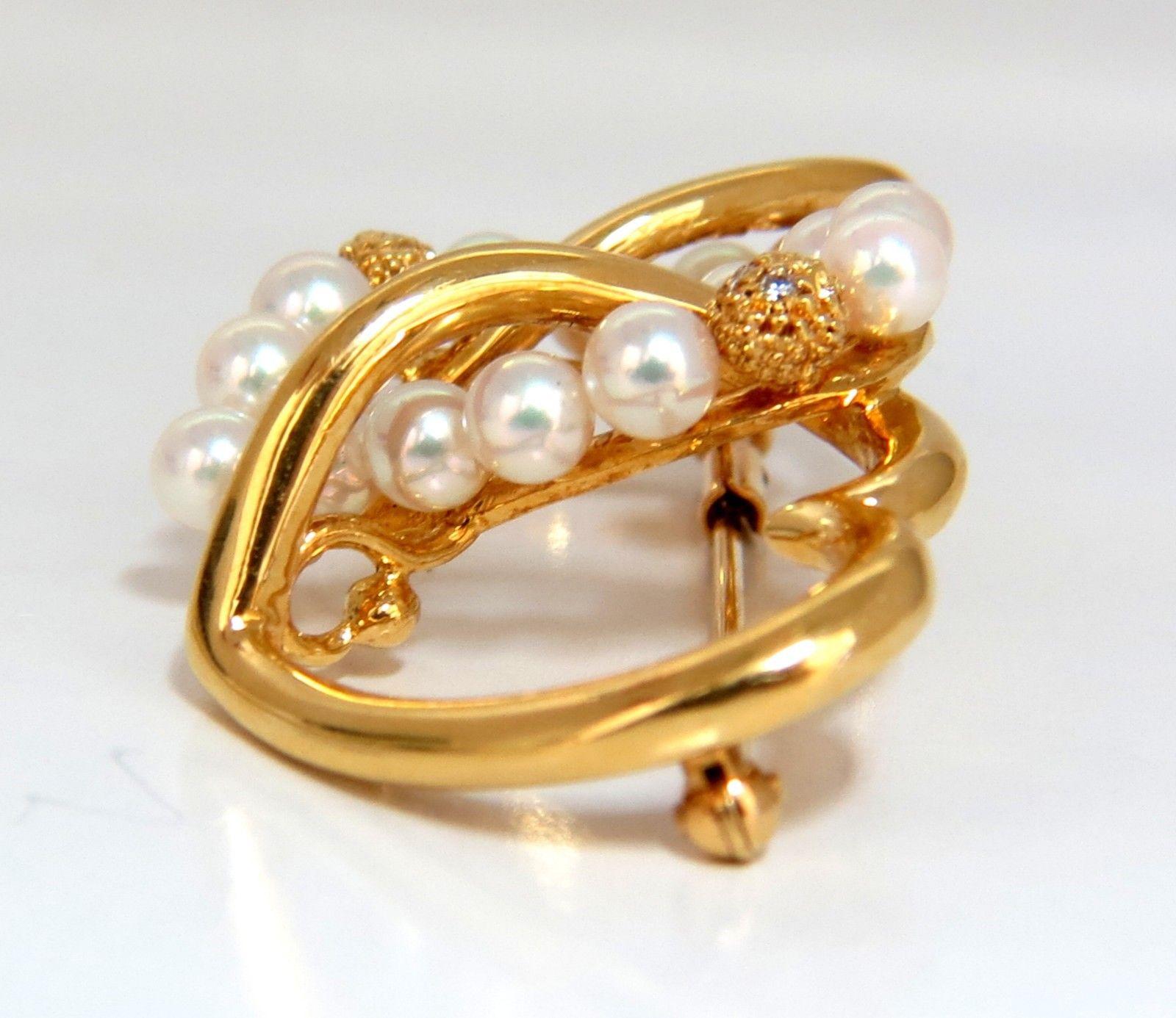 18 Karat Three Heart Love Pearl Diamond Brooch Pin In New Condition In New York, NY