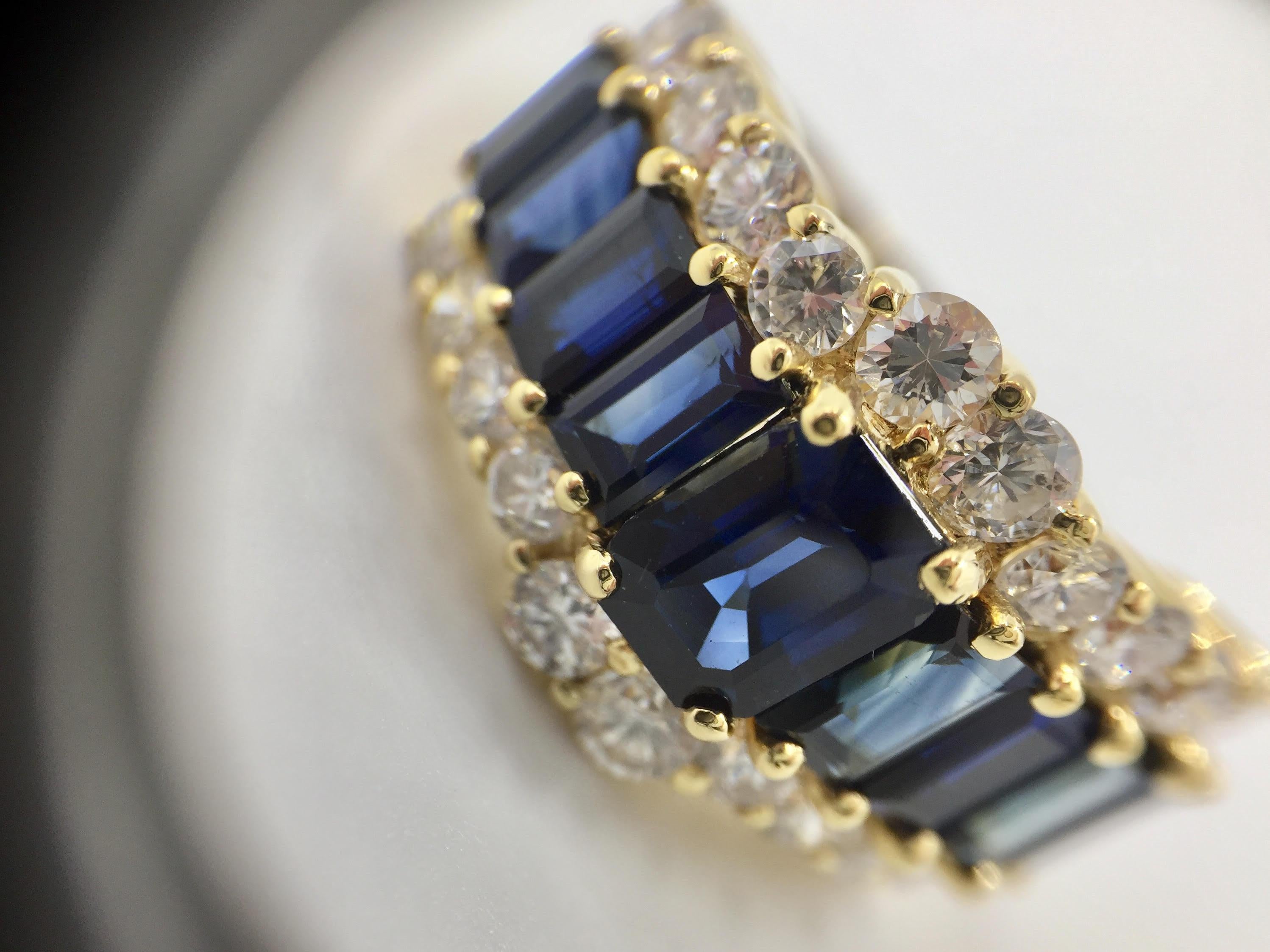 18 Karat Three-Row Diamond and Sapphire Ring For Sale 3